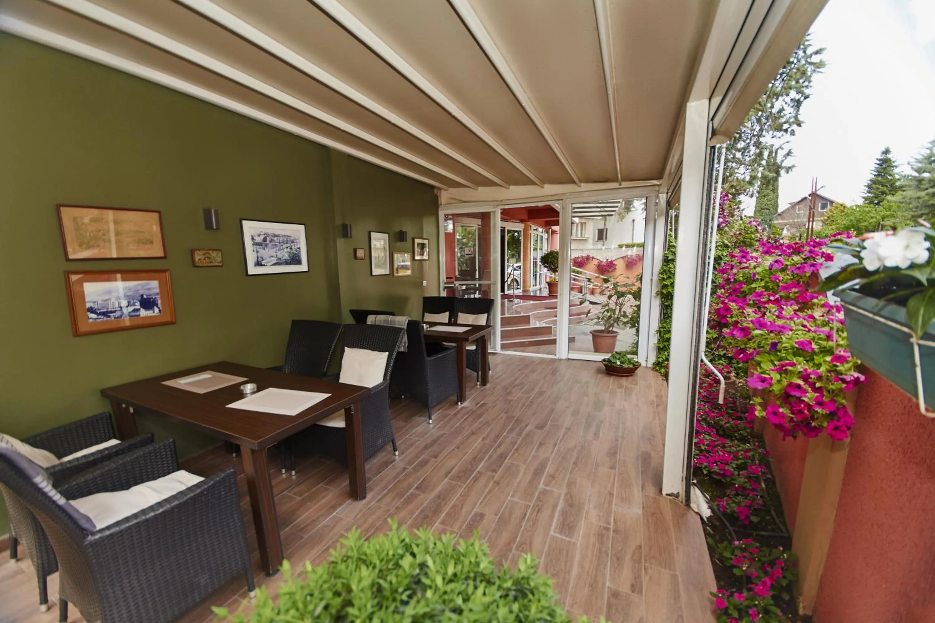 Garden view in Leonardo Hotel