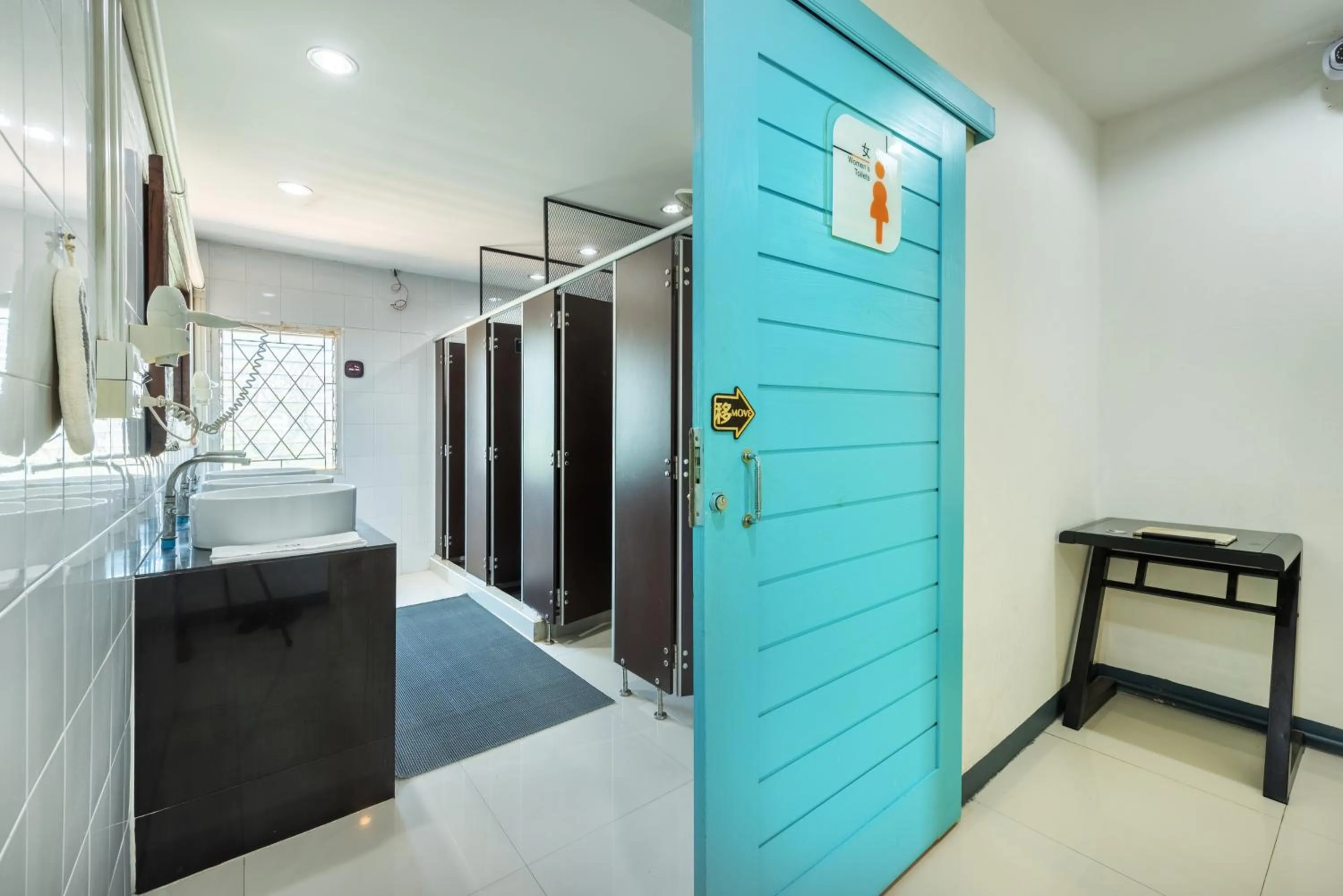 Bathroom, Bed in Sloth Hostel Don Mueang