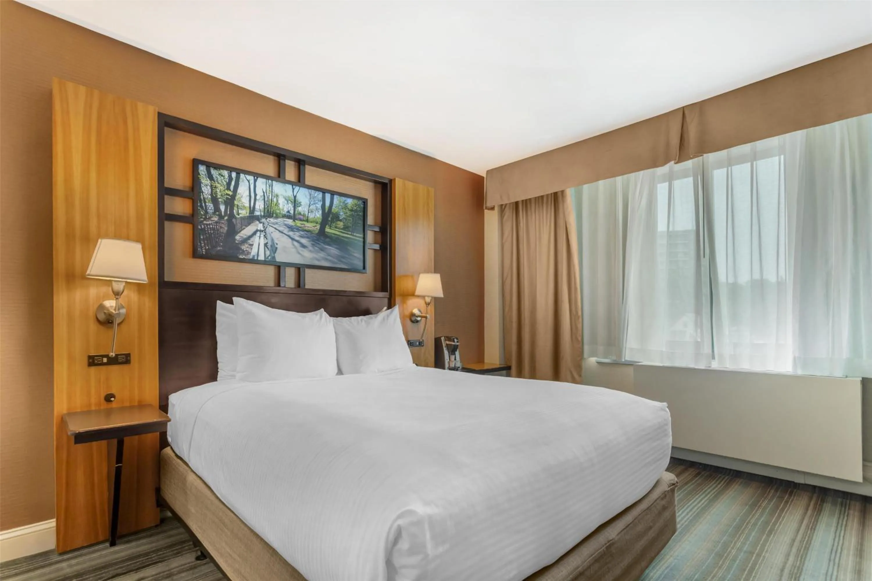 Bedroom, Bed in Best Western Queens Gold Coast