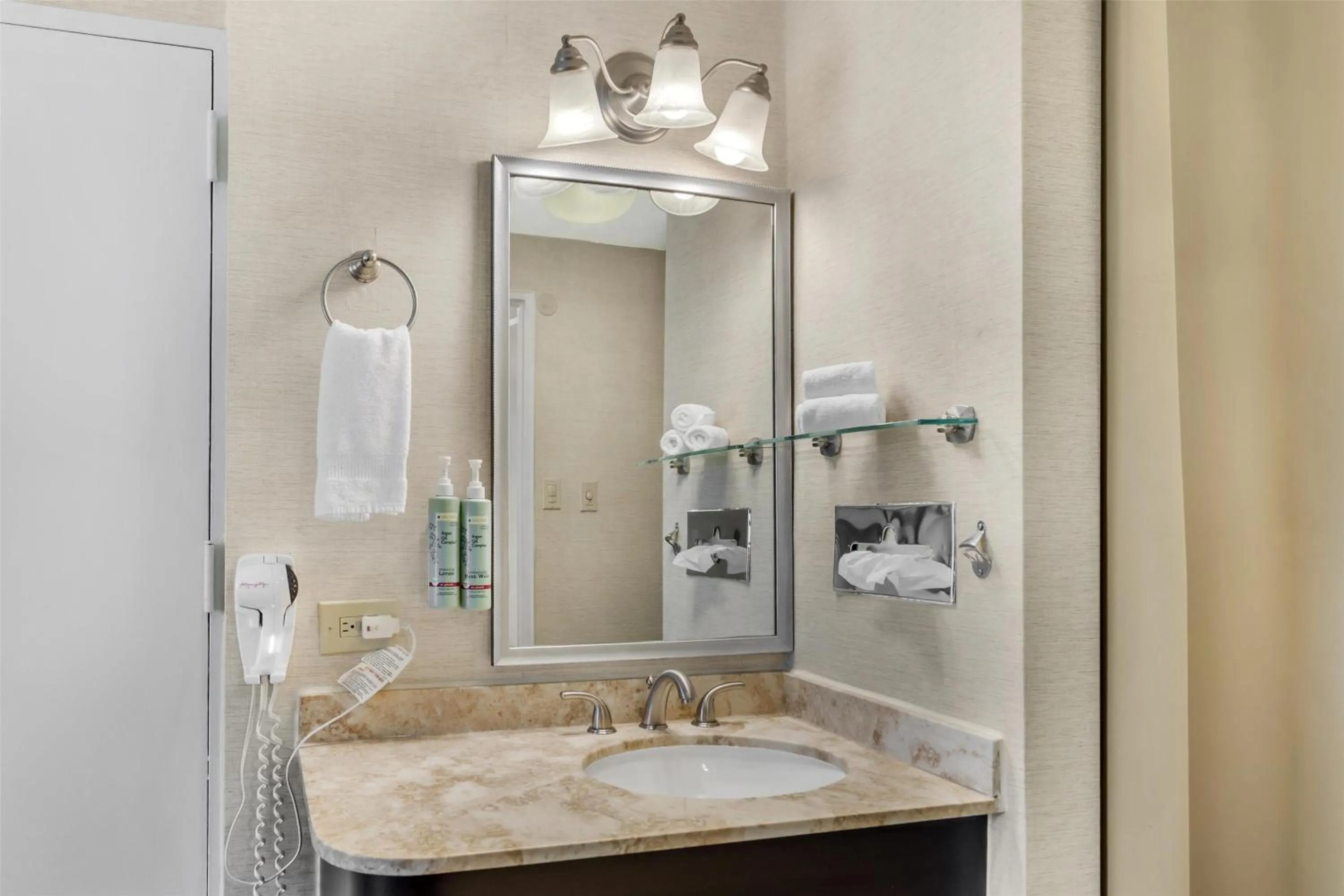 Bathroom in Best Western Queens Gold Coast