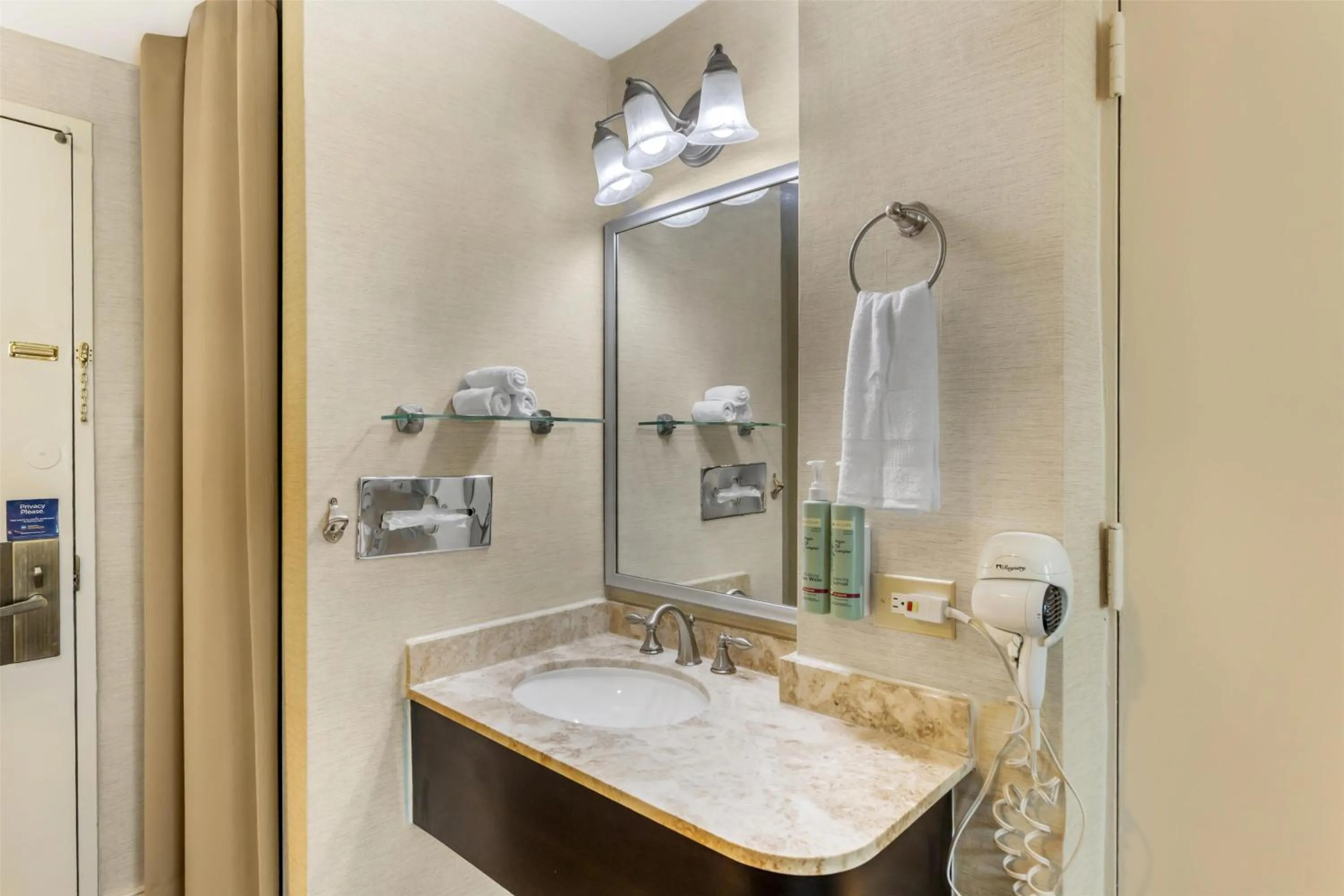 Bathroom in Best Western Queens Gold Coast