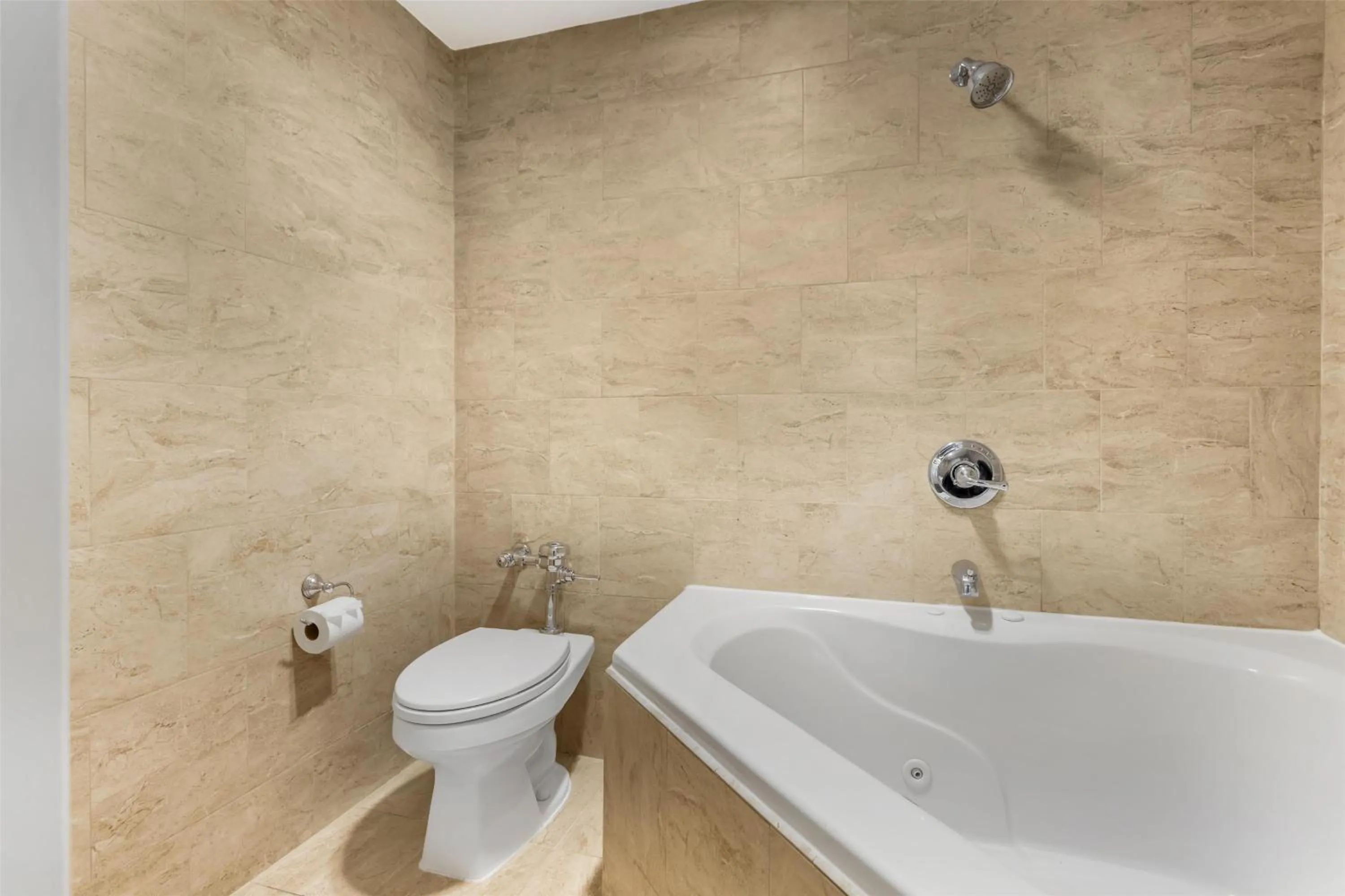 Bathroom in Best Western Queens Gold Coast