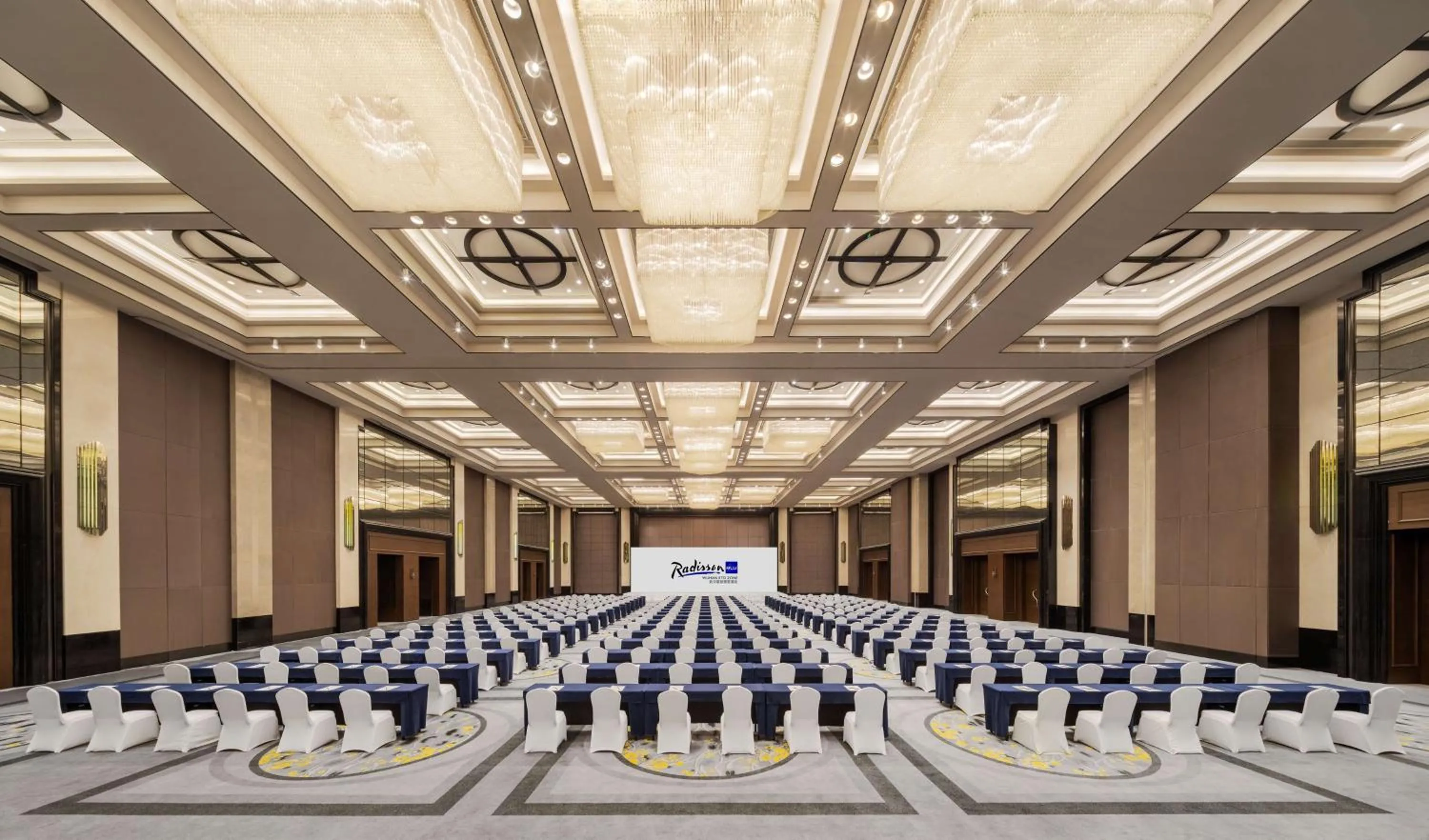 Banquet/Function facilities in Radisson Blu Hotel Wuhan ETD Zone