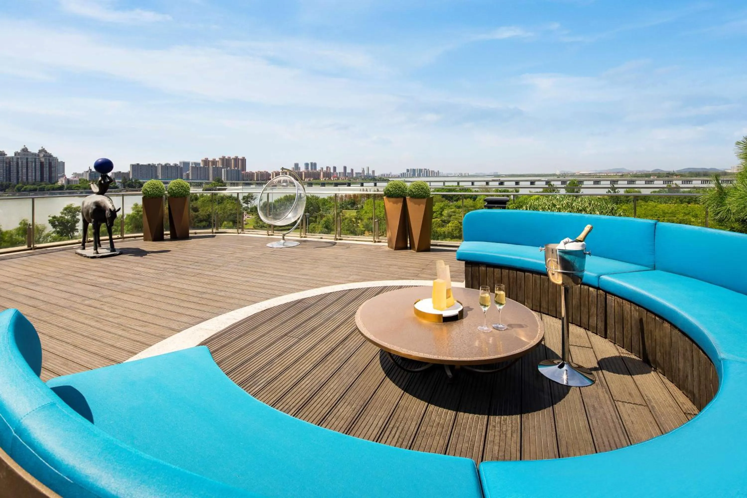 Photo of the whole room in Radisson Blu Hotel Wuhan ETD Zone