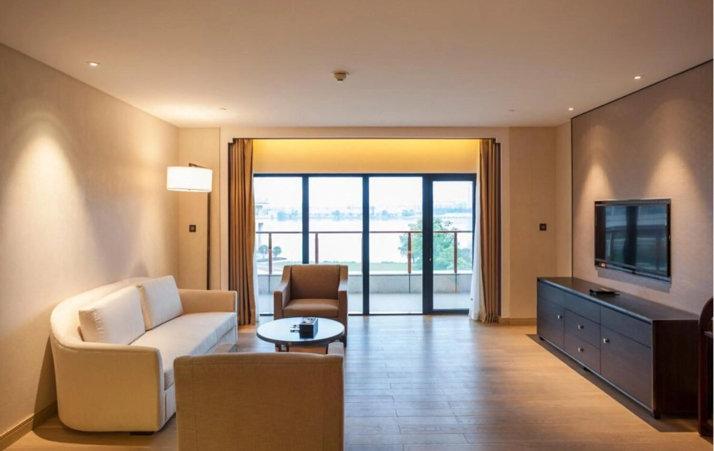 Living room in Radisson Blu Hotel Wuhan ETD Zone