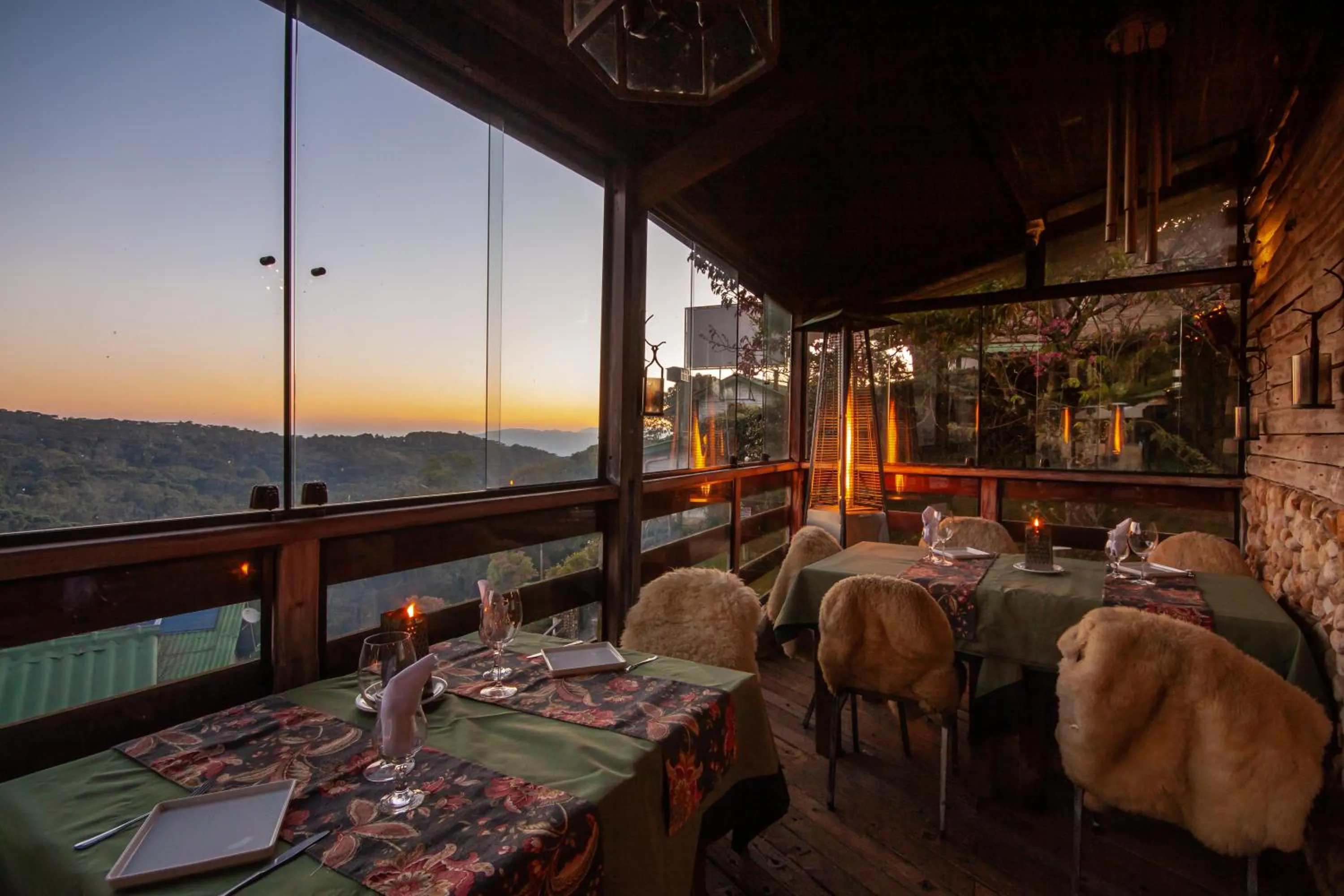 Restaurant/places to eat in Pousada Alto Da Boa Vista