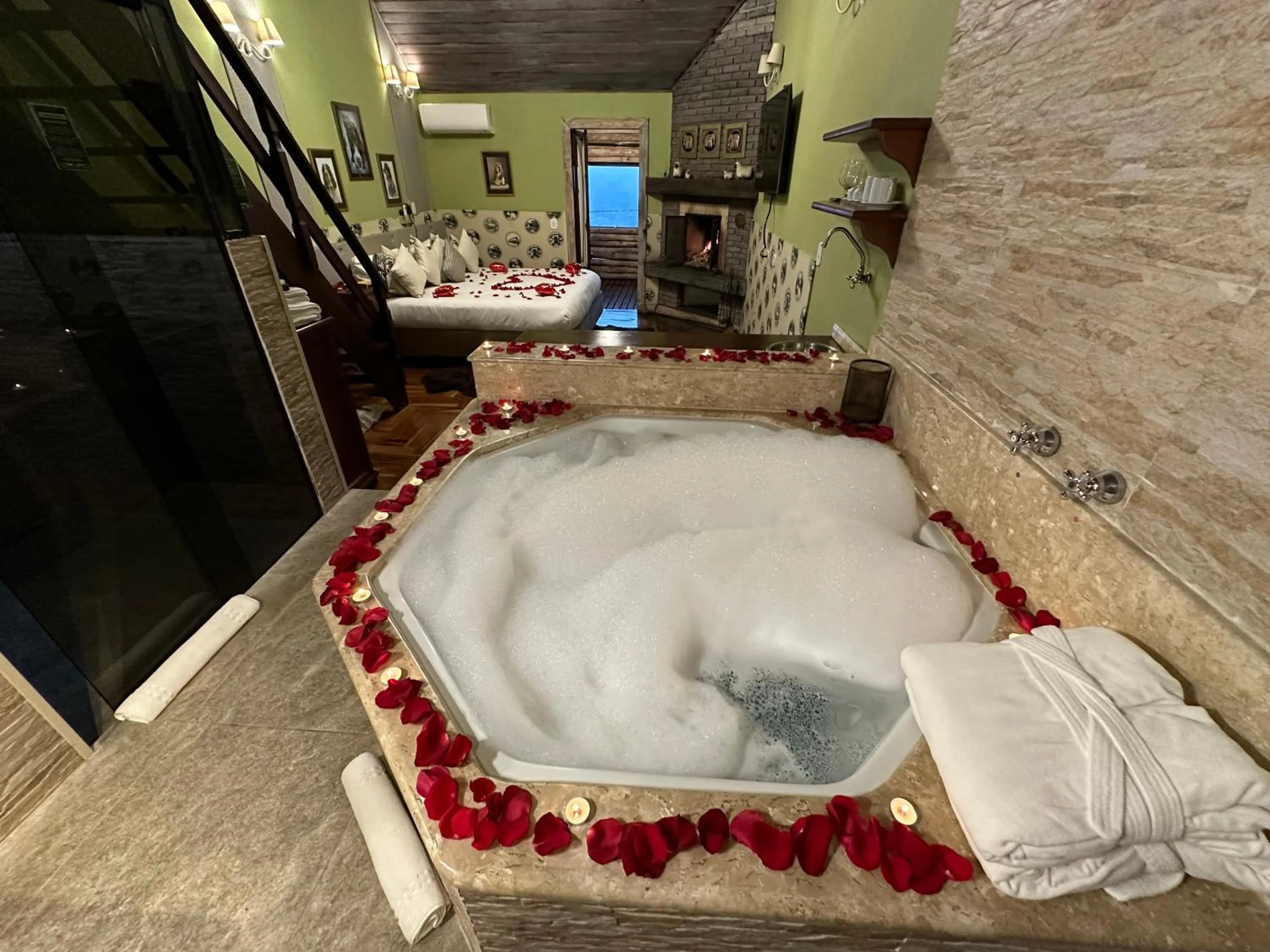 Hot Tub in Pousada Alto Da Boa Vista