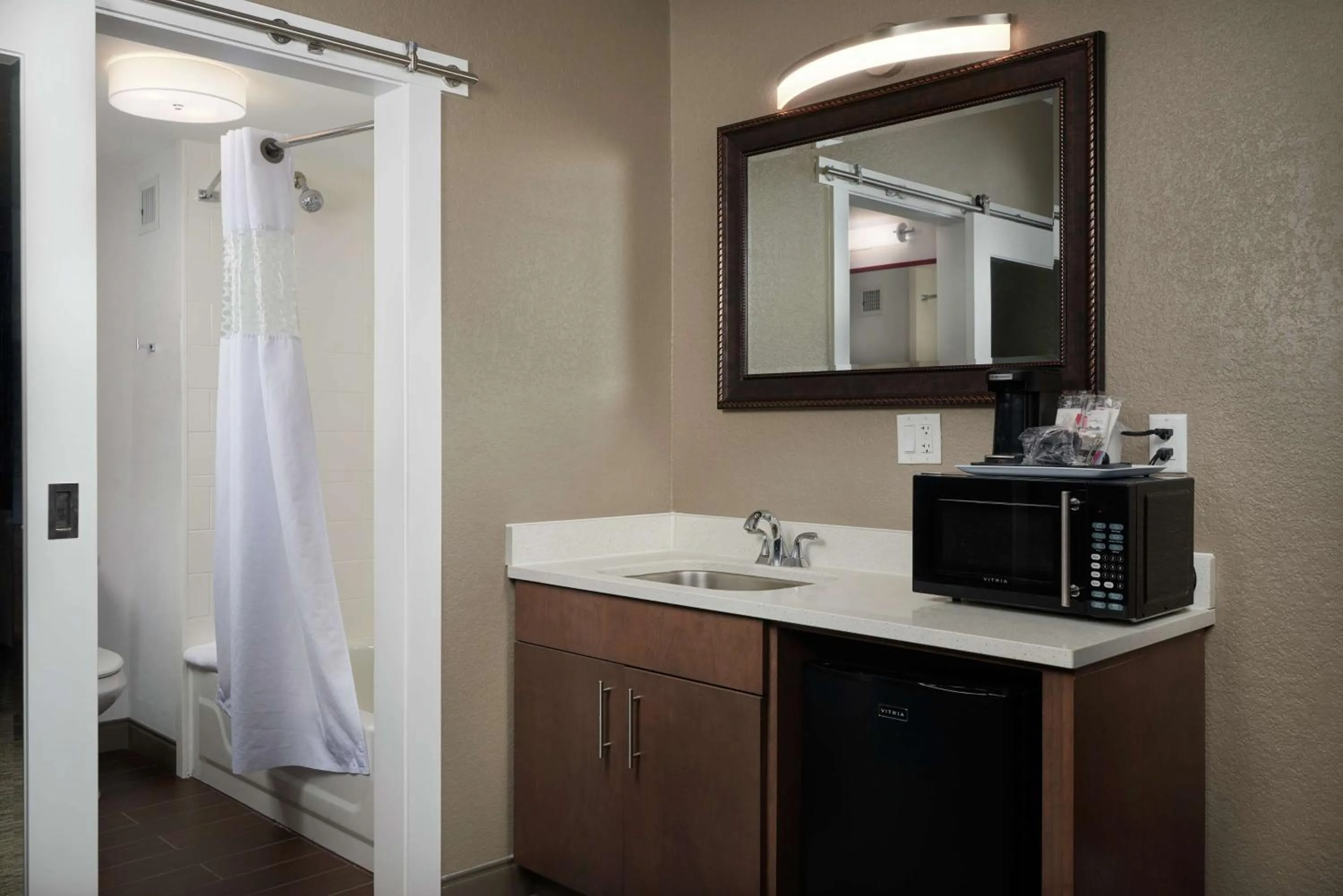 Kitchen or kitchenette in Hampton Inn Hanover