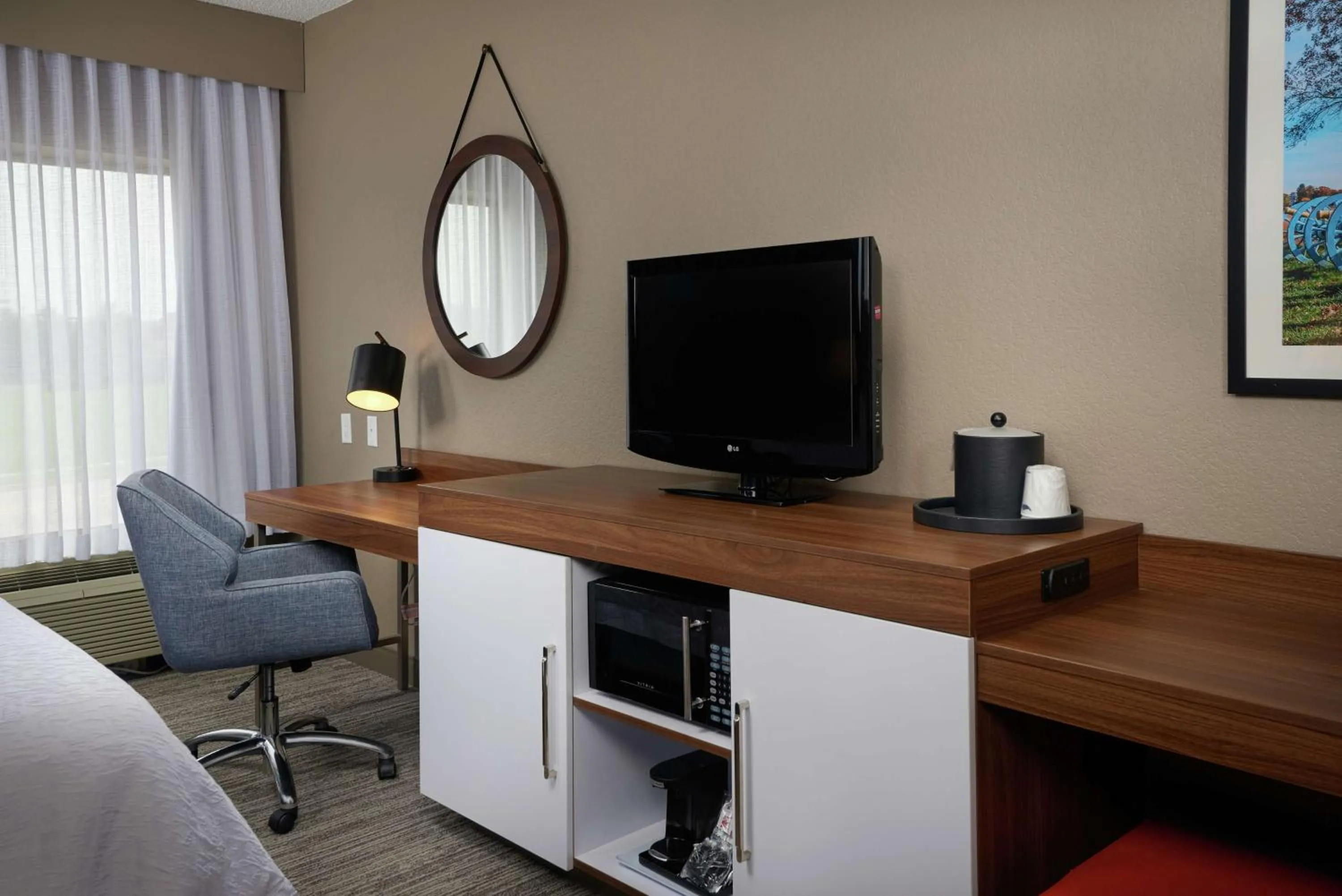 Bedroom in Hampton Inn Hanover