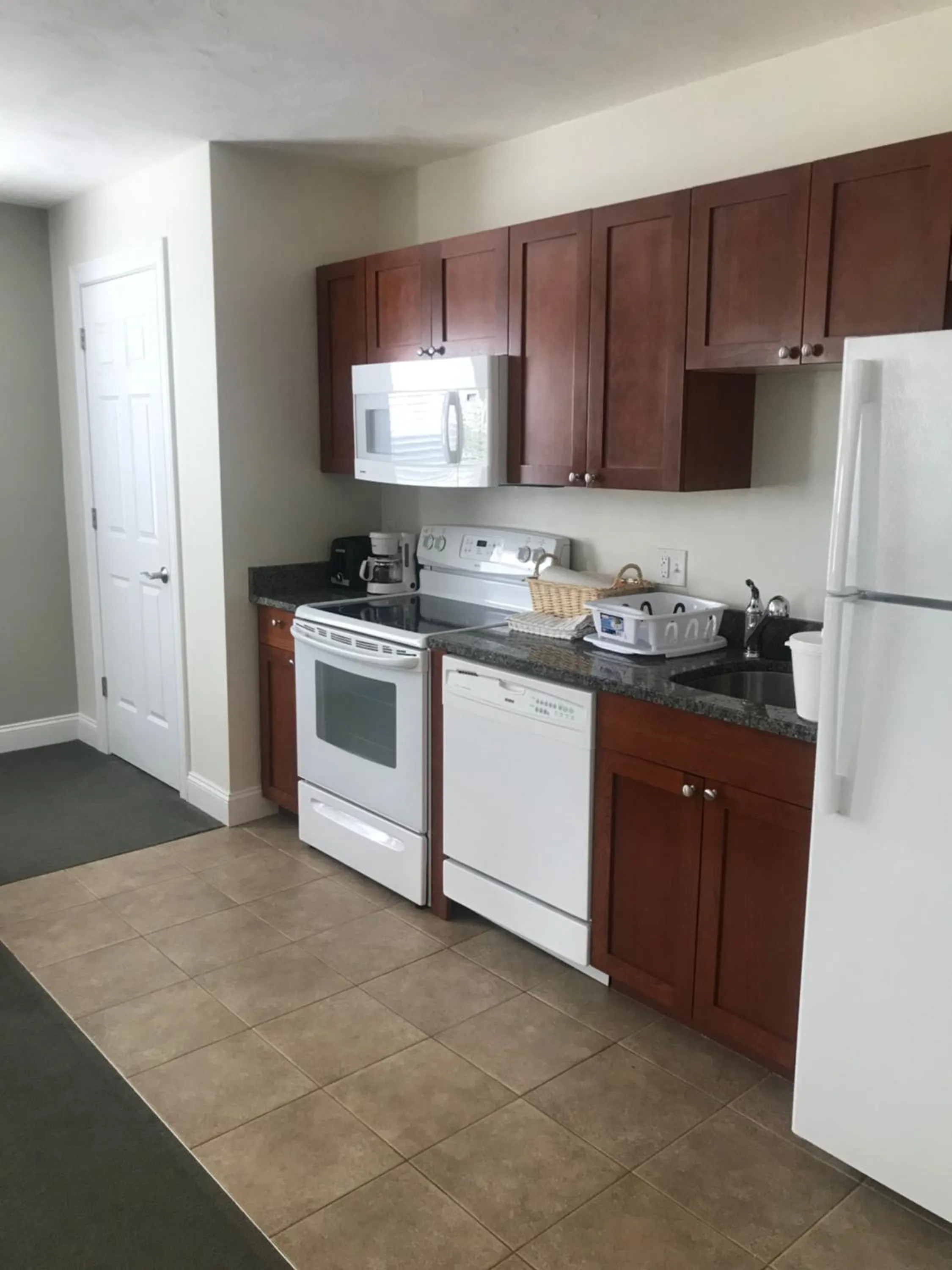 Crescent Suites Hotel