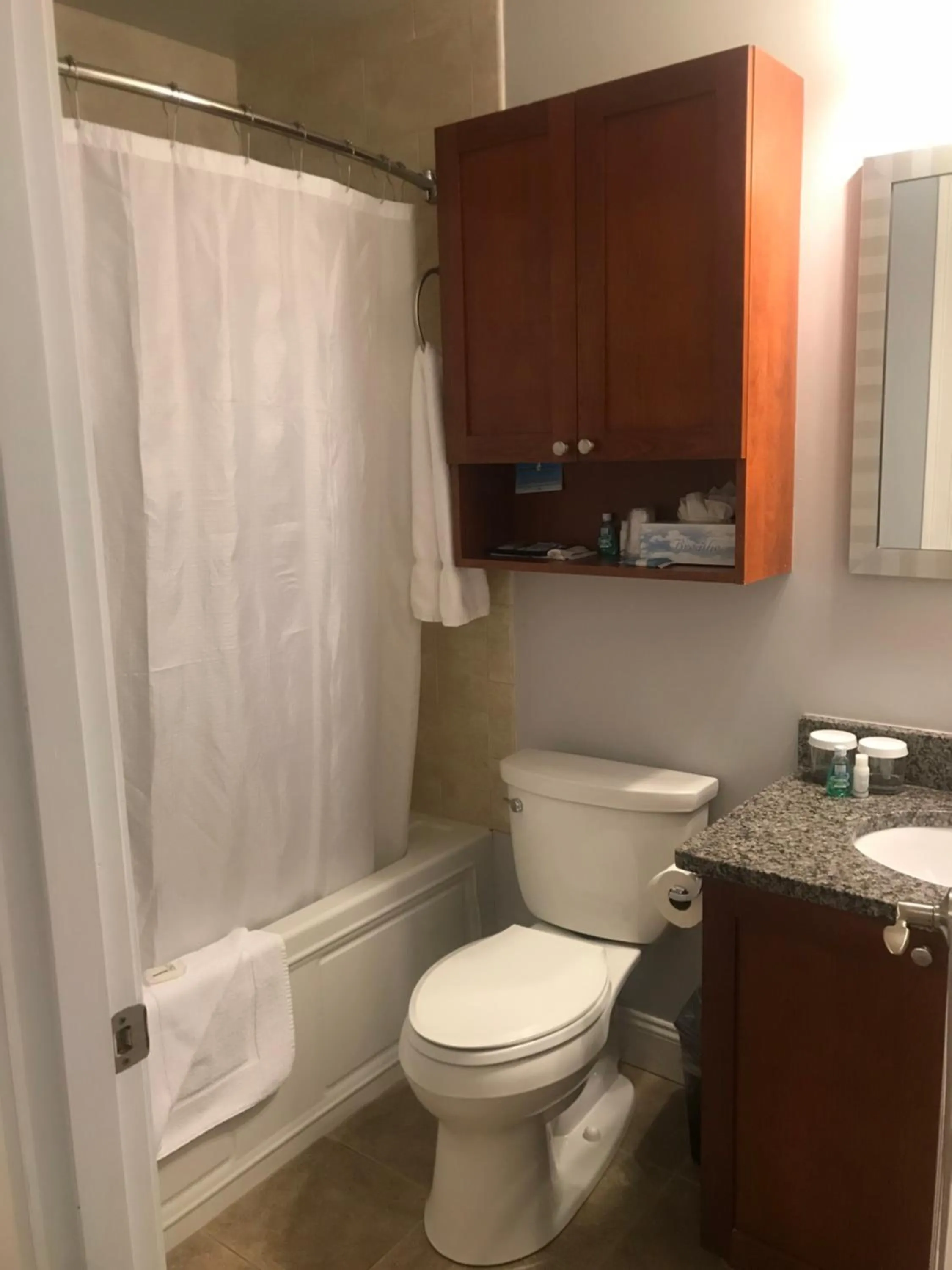 Crescent Suites Hotel