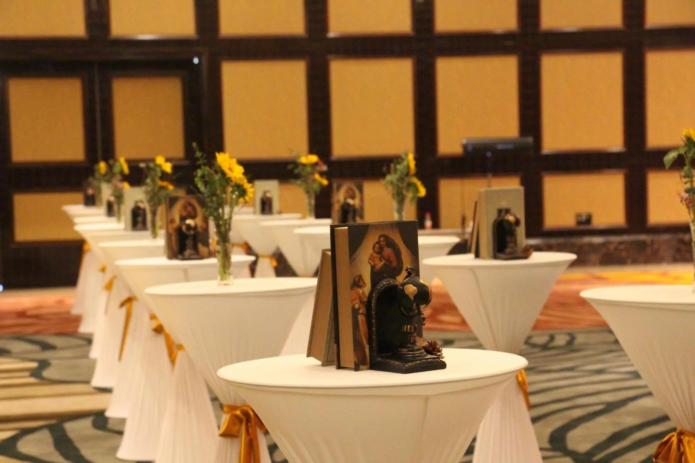 Meeting/conference room in Chateau Star River Shaanxi