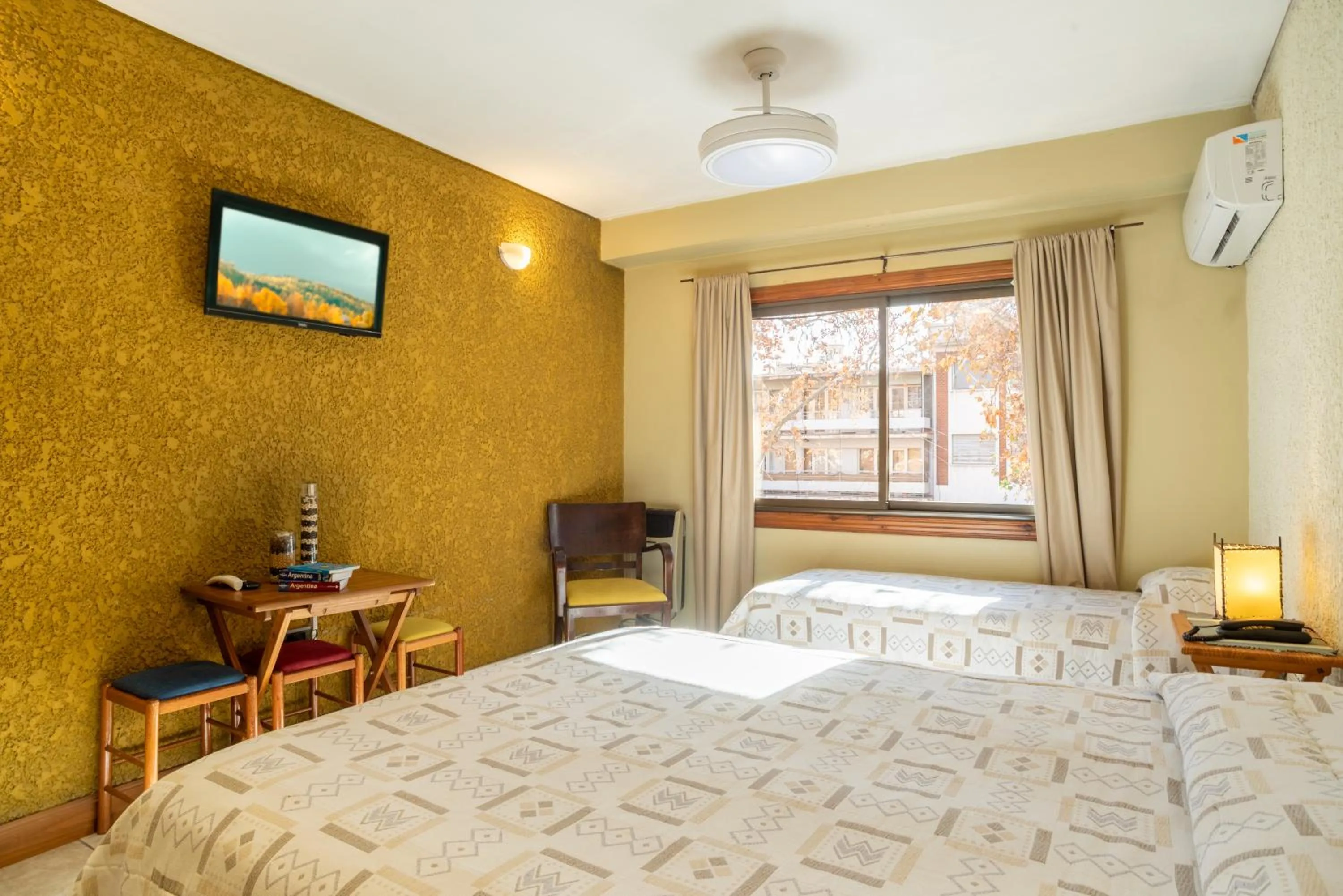 Bed in Hotel Xumec Mendoza Centro