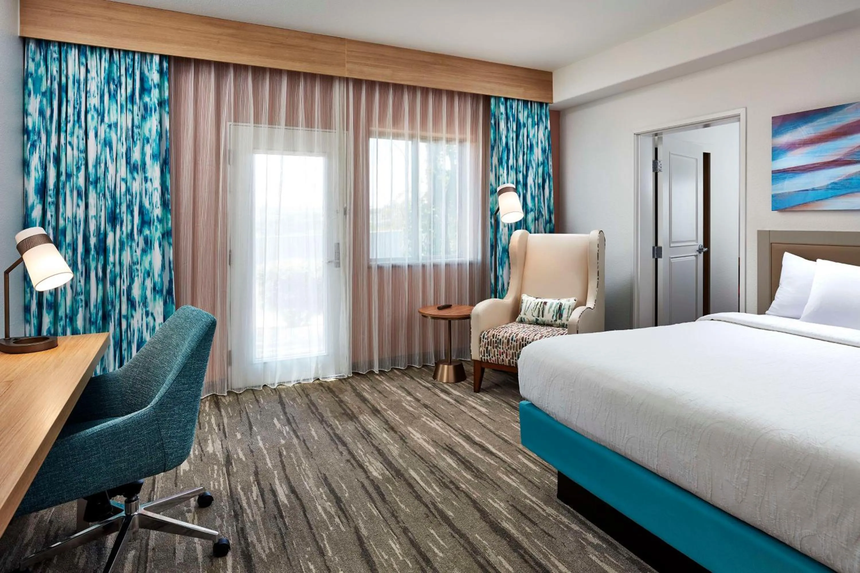 Bedroom, Bed in Hilton Garden Inn San Luis Obispo/Pismo Beach