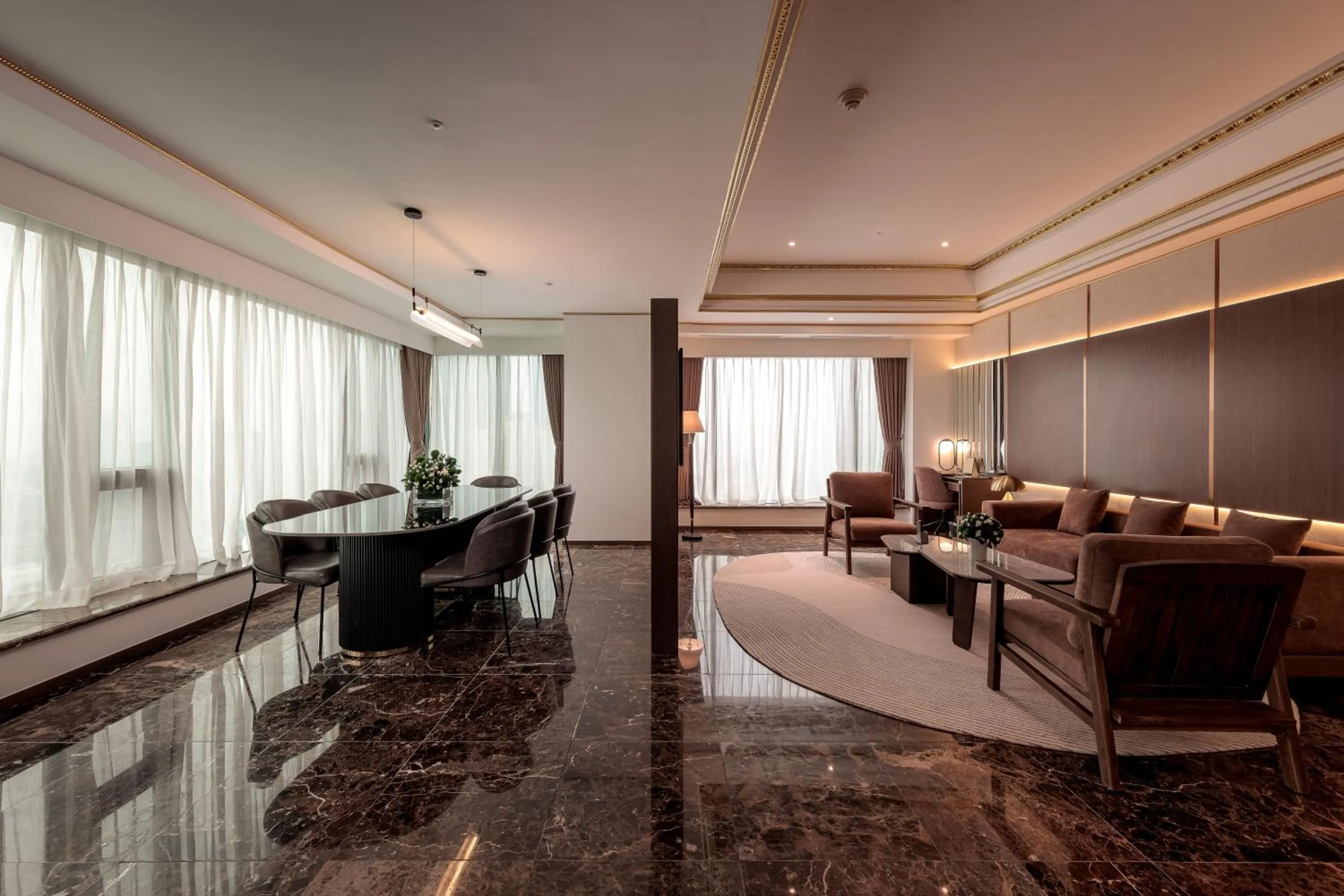 Living room in Grand Plaza Hotel Hanoi