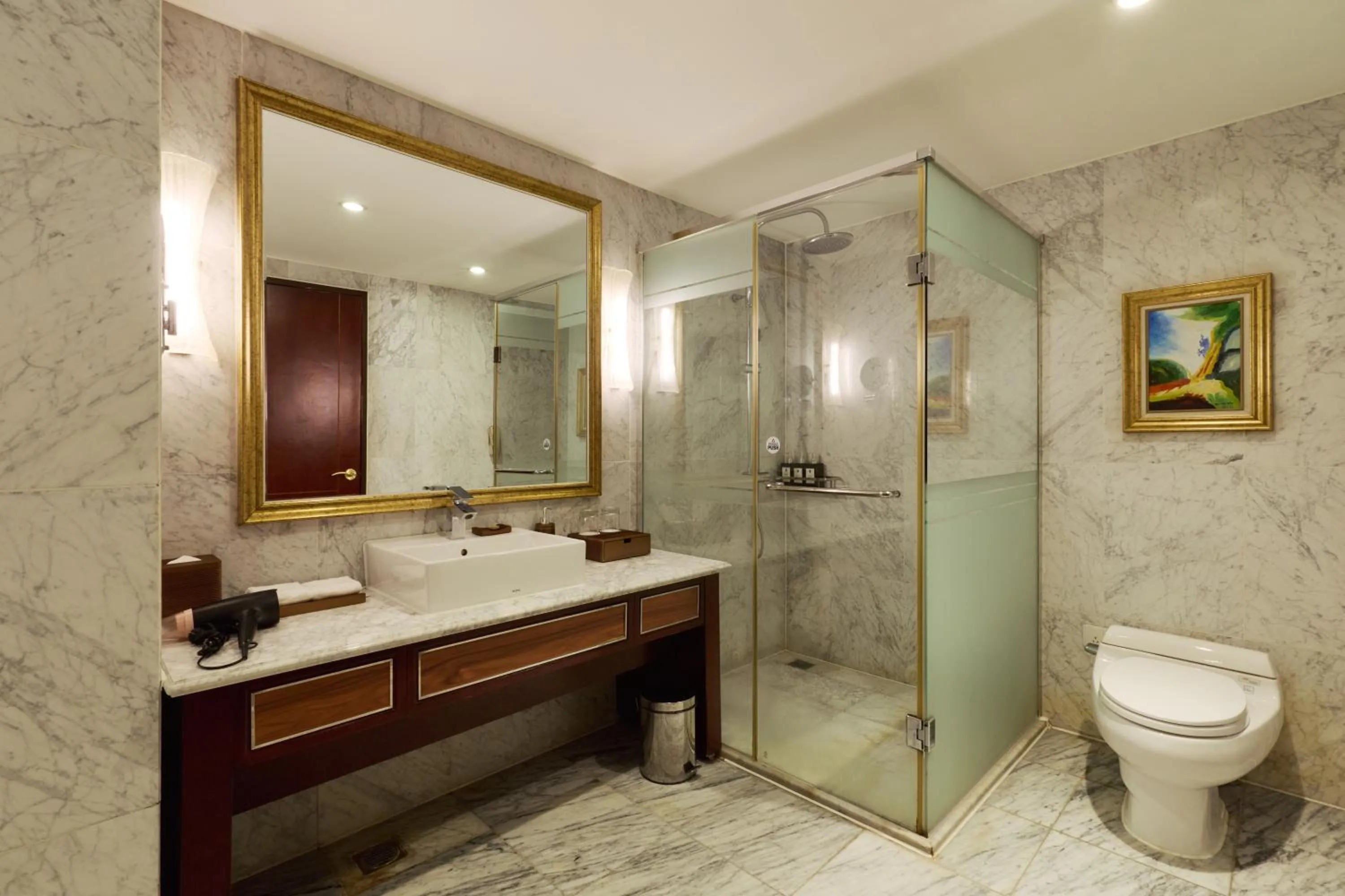 Grand Plaza Hotel Hanoi