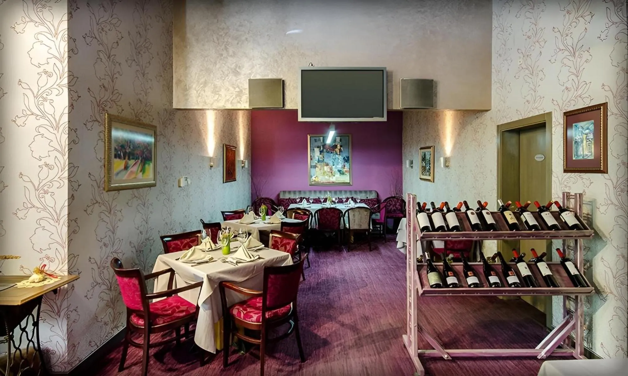 Restaurant/places to eat in Alliance Hotel