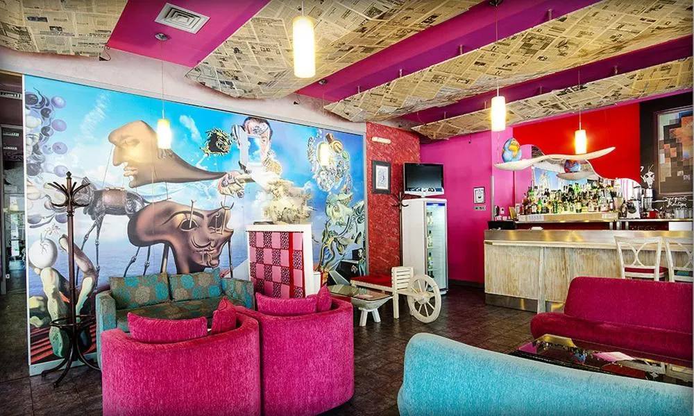 Lounge or bar in Alliance Hotel