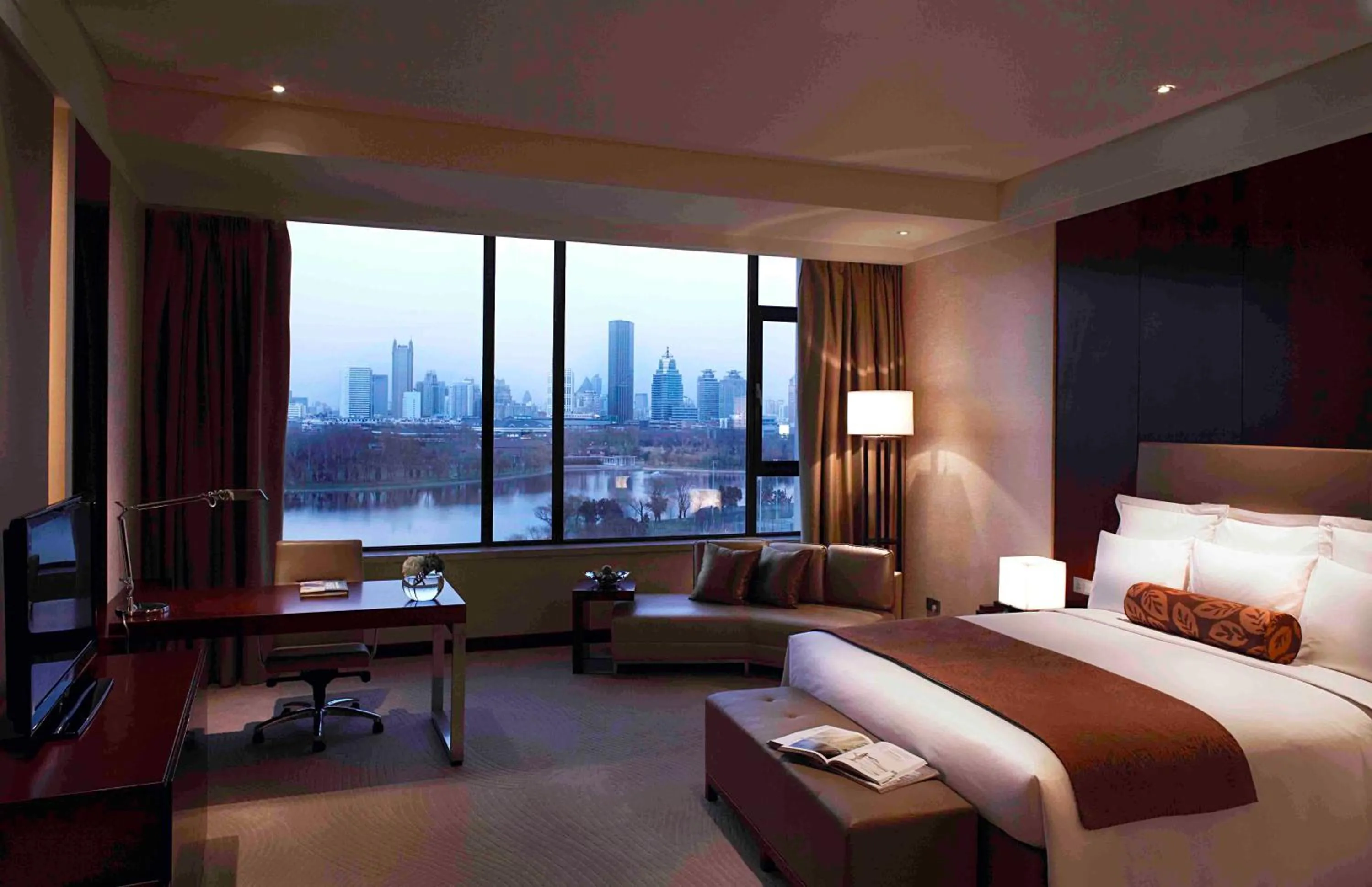View (from property/room), Bed in Renaissance Tianjin Lakeview Hotel