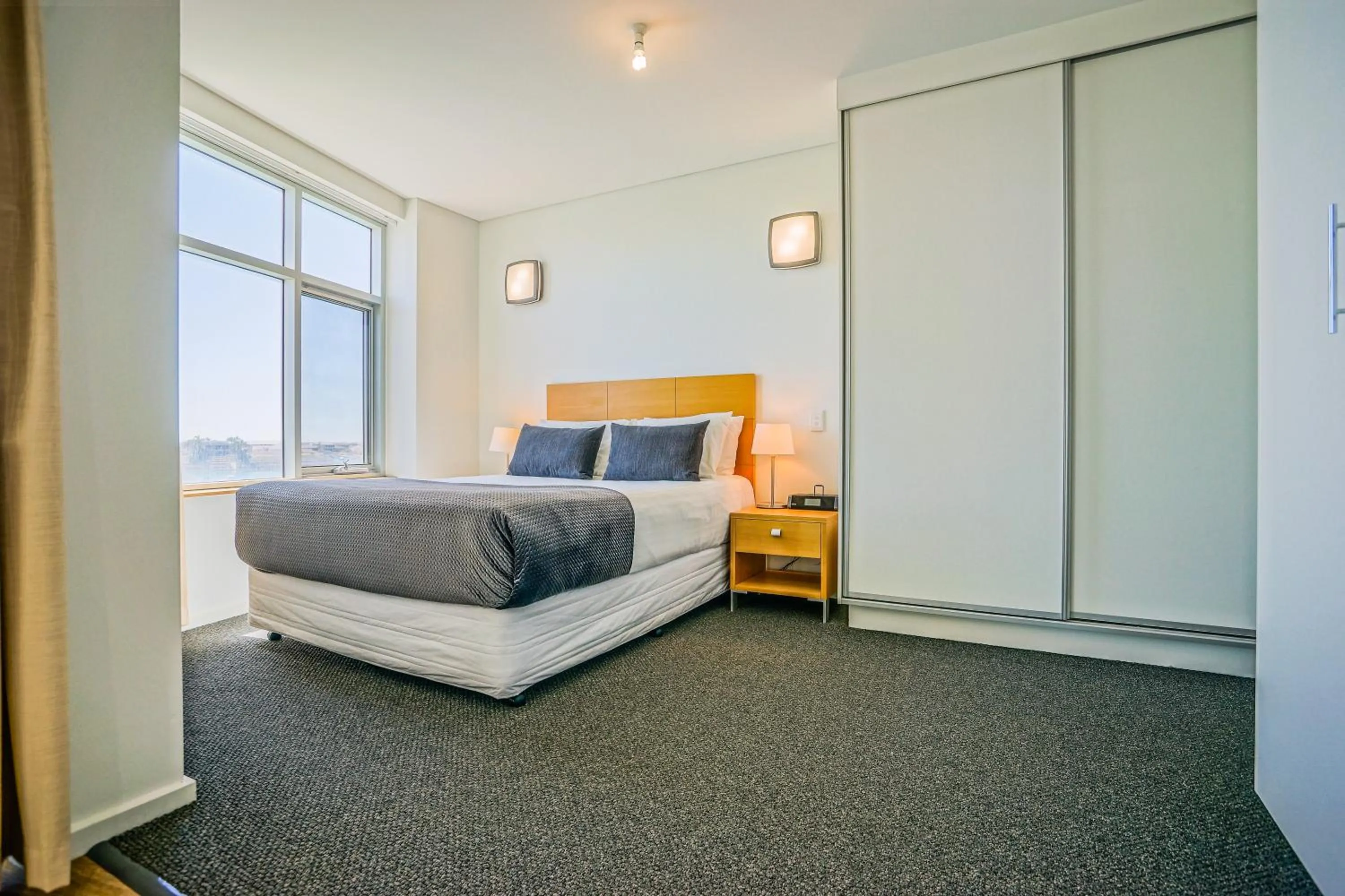 Bedroom, Bed in Wallaroo Marina Apartments