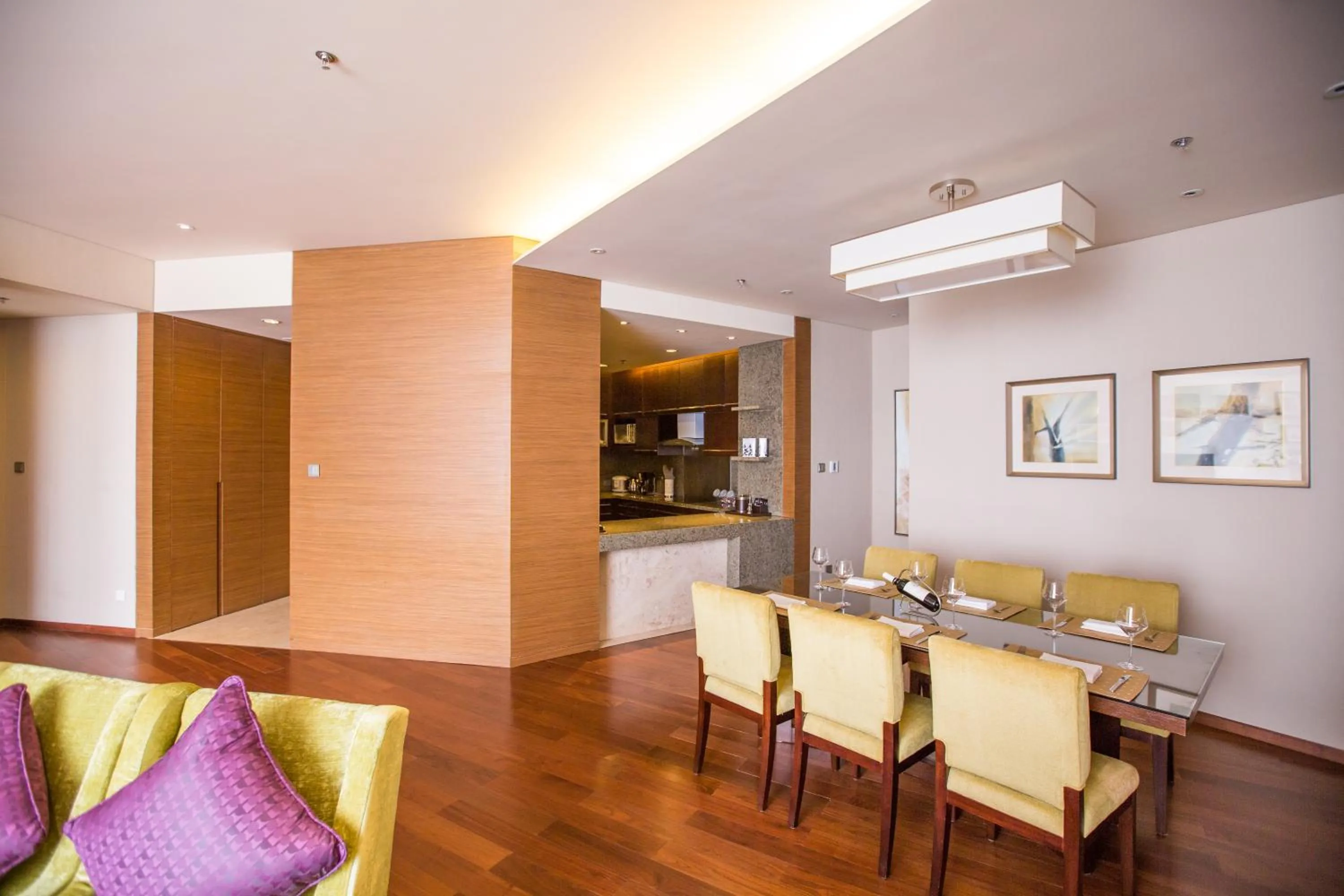 Dining area in Marriott Executive Apartment Tianjin Lakeview