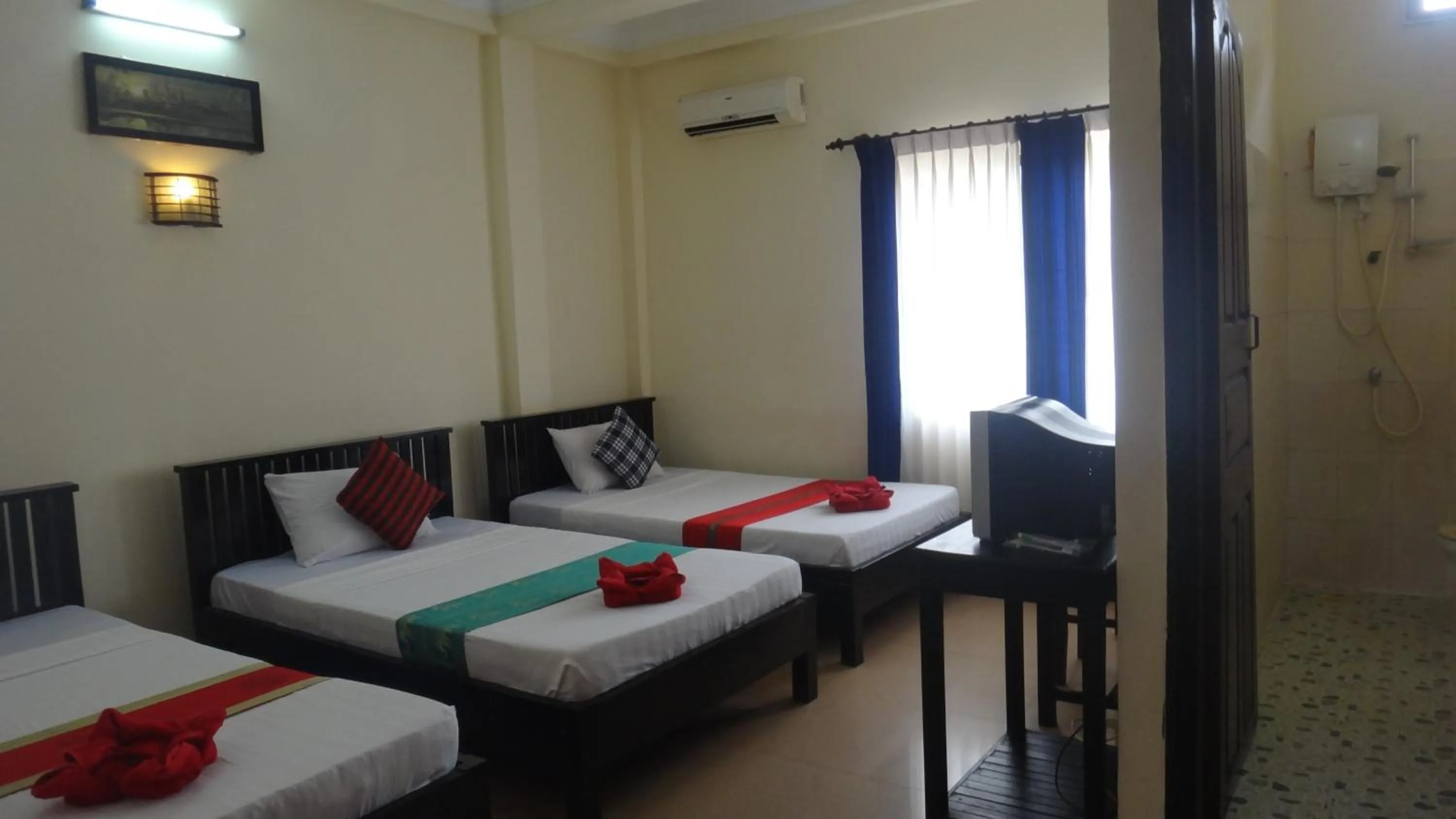 Bedroom, Bed in Victory Guest House