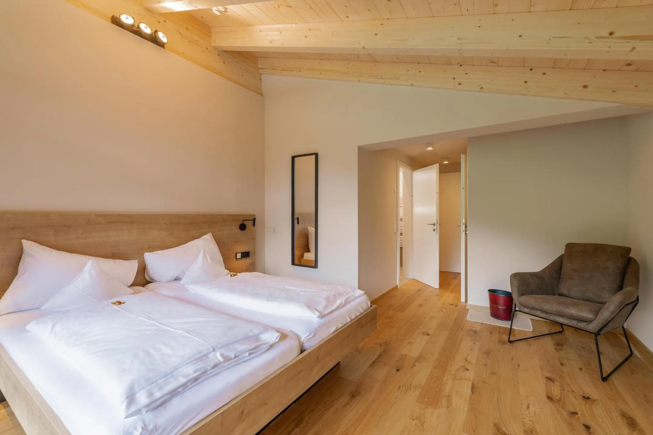 Photo of the whole room, Bed in Haus Jausern