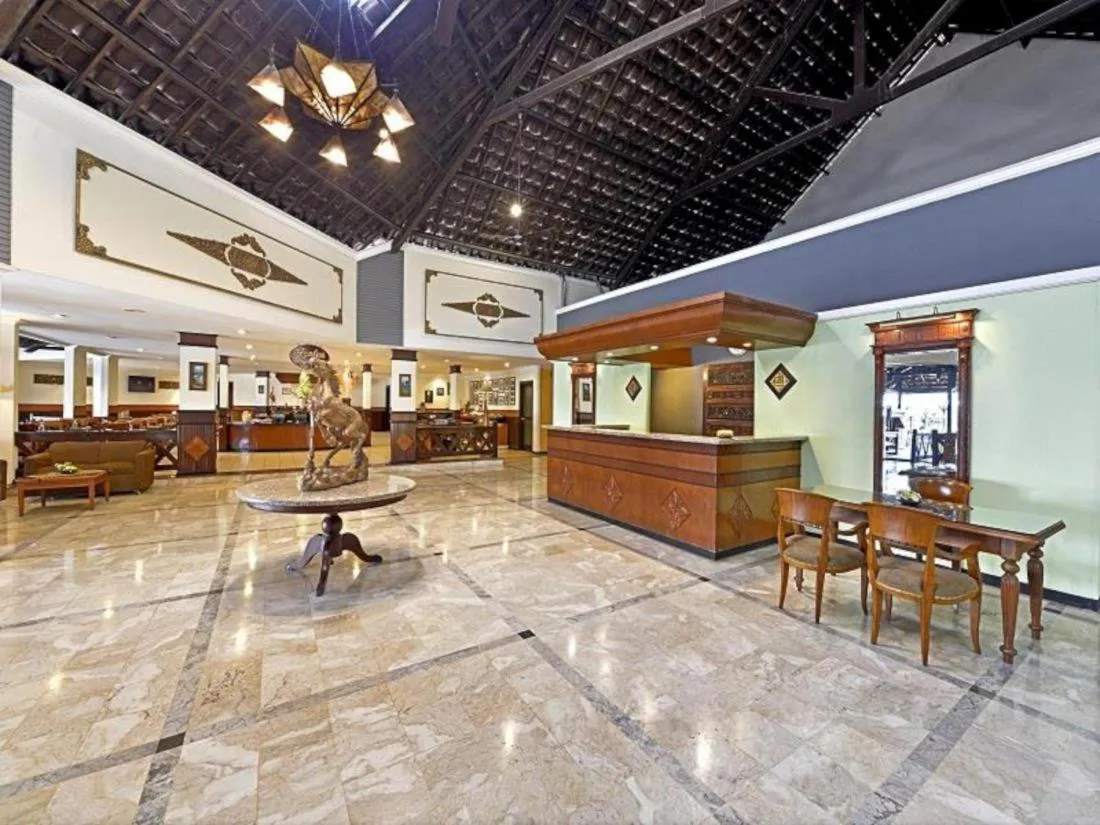 Lobby or reception in Grand Whiz Hotel Trawas Mojokerto