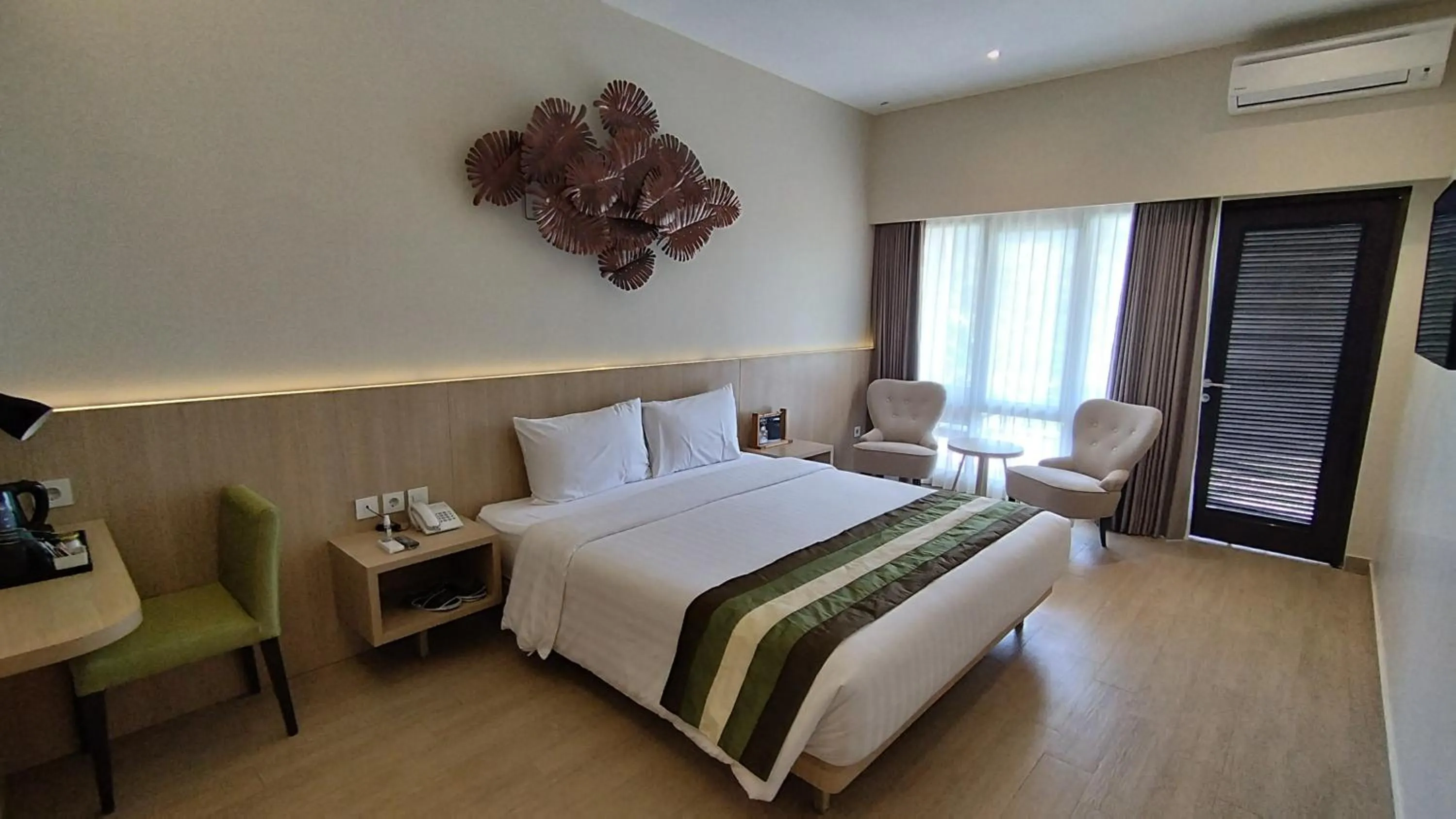 Bedroom, Bed in Grand Whiz Hotel Trawas Mojokerto