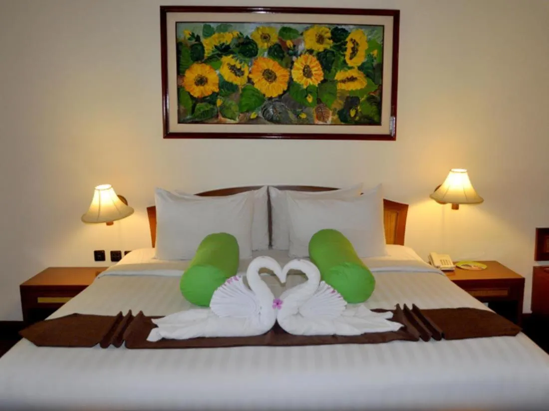 Bedroom, Bed in Grand Whiz Hotel Trawas Mojokerto