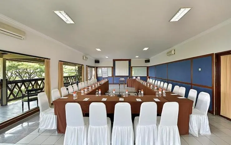 Meeting/conference room in Grand Whiz Hotel Trawas Mojokerto
