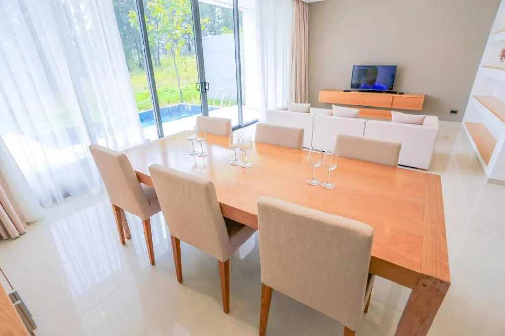 Seating area in Clean & Quiet Villa - The Point Resort
