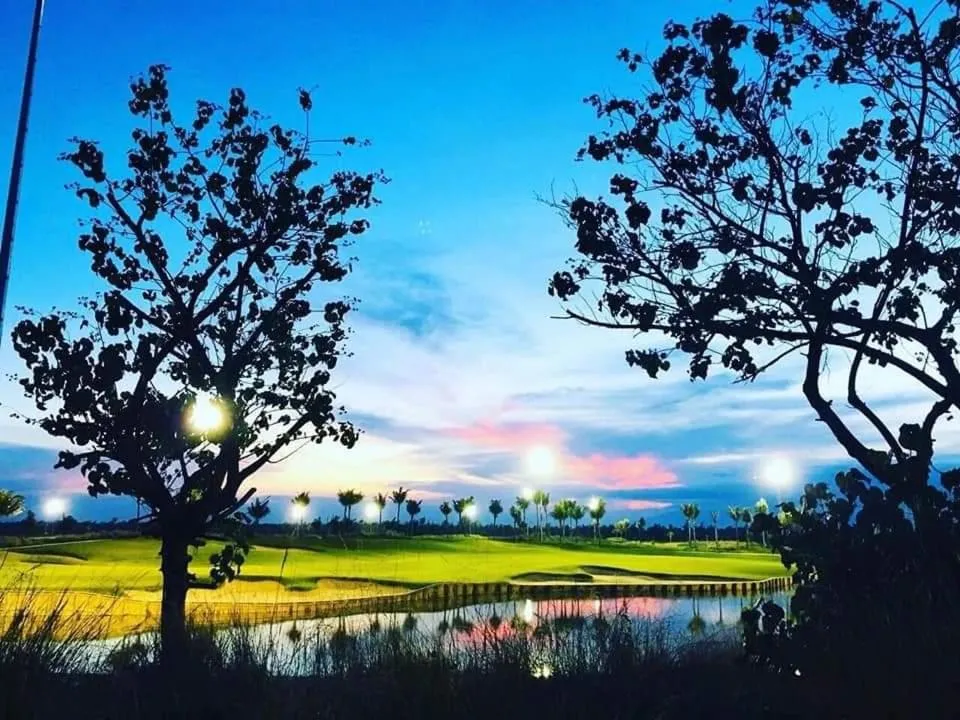 Golfcourse in Clean & Quiet Villa - The Point Resort