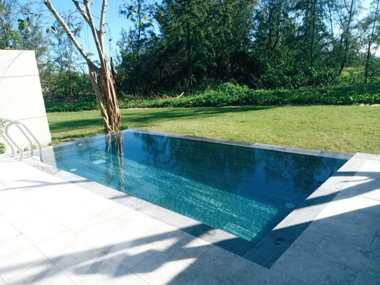 Swimming pool in Clean & Quiet Villa - The Point Resort