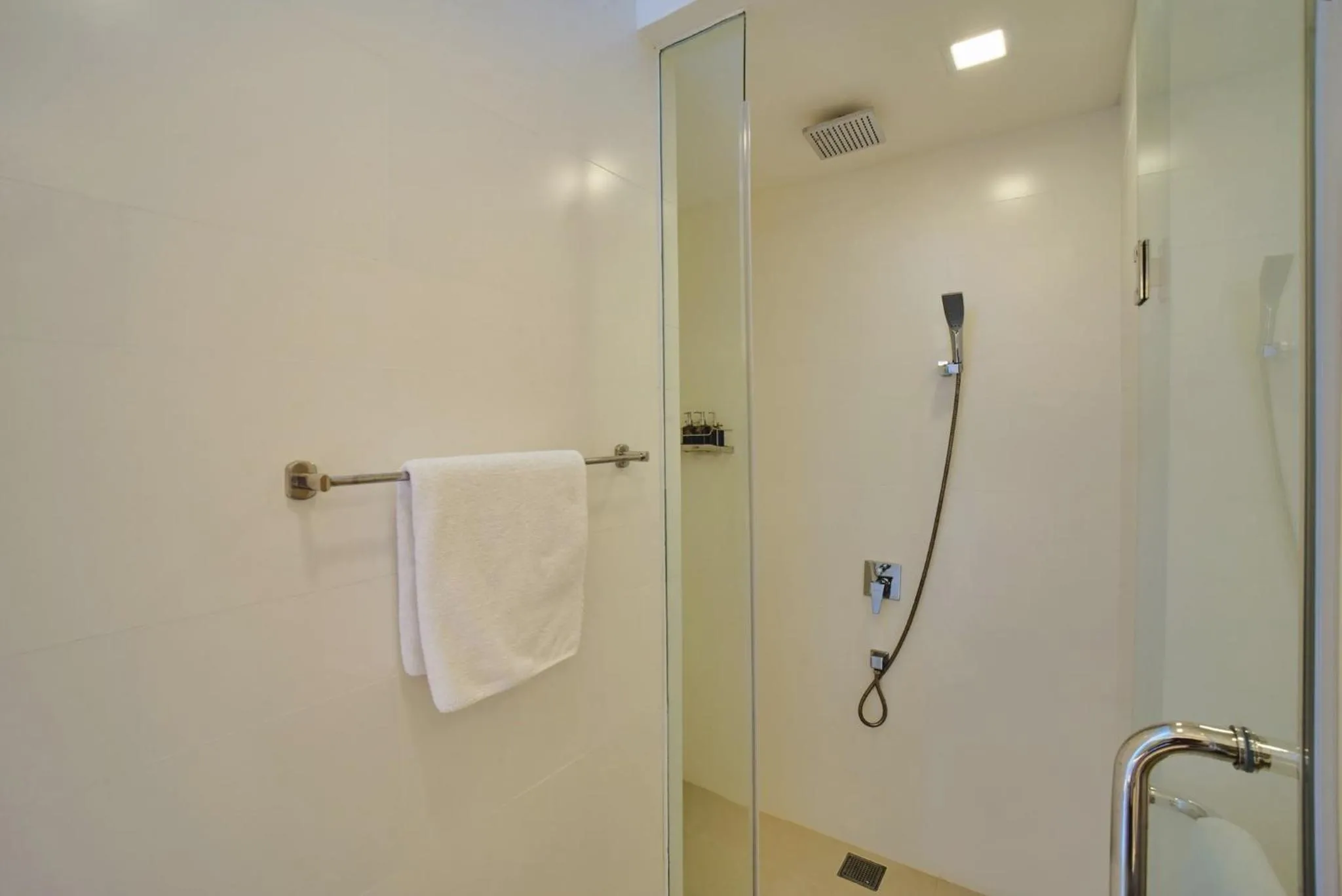 Clean & Quiet Villa - The Point Resort
