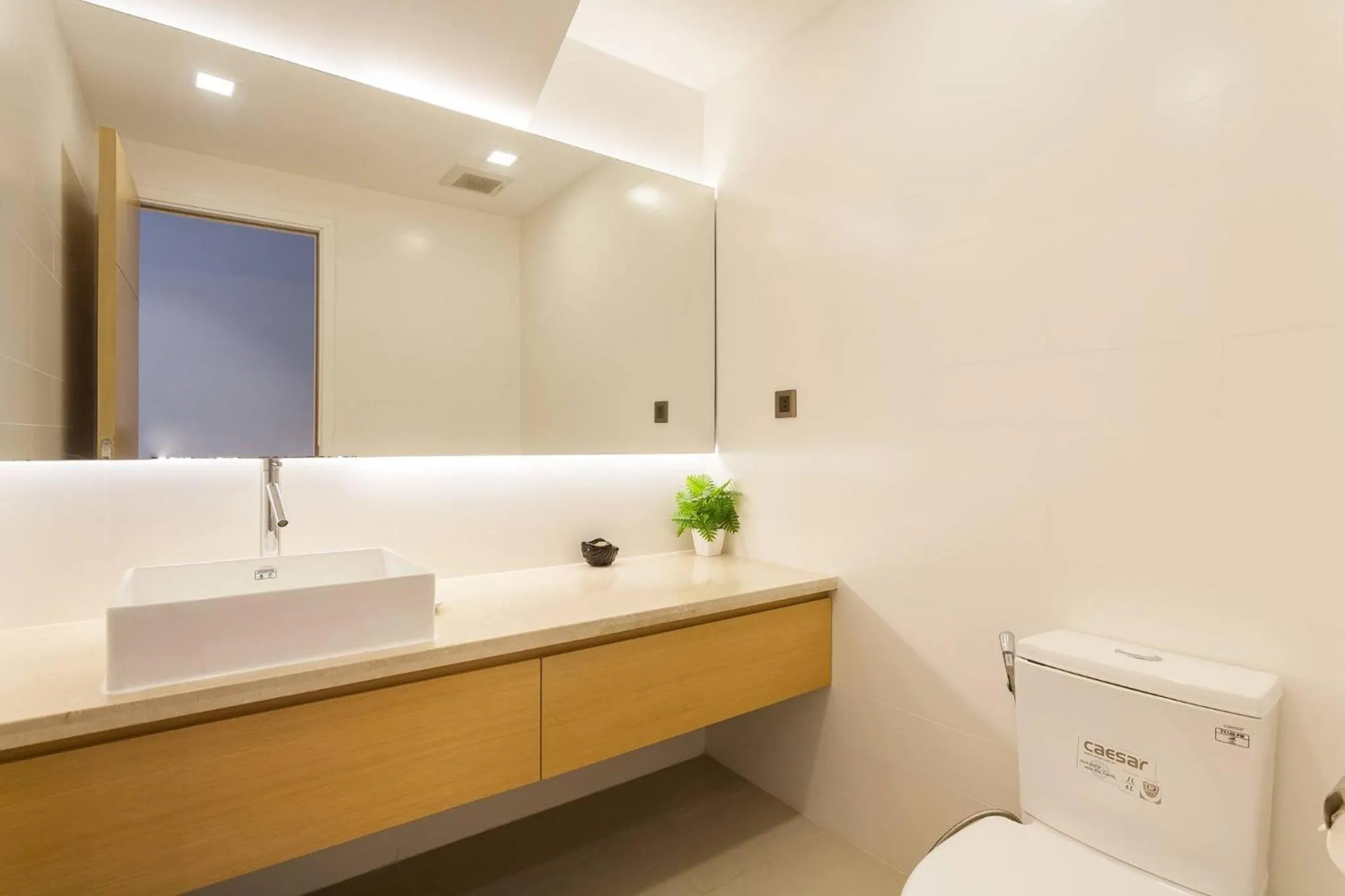 Toilet in Clean & Quiet Villa - The Point Resort