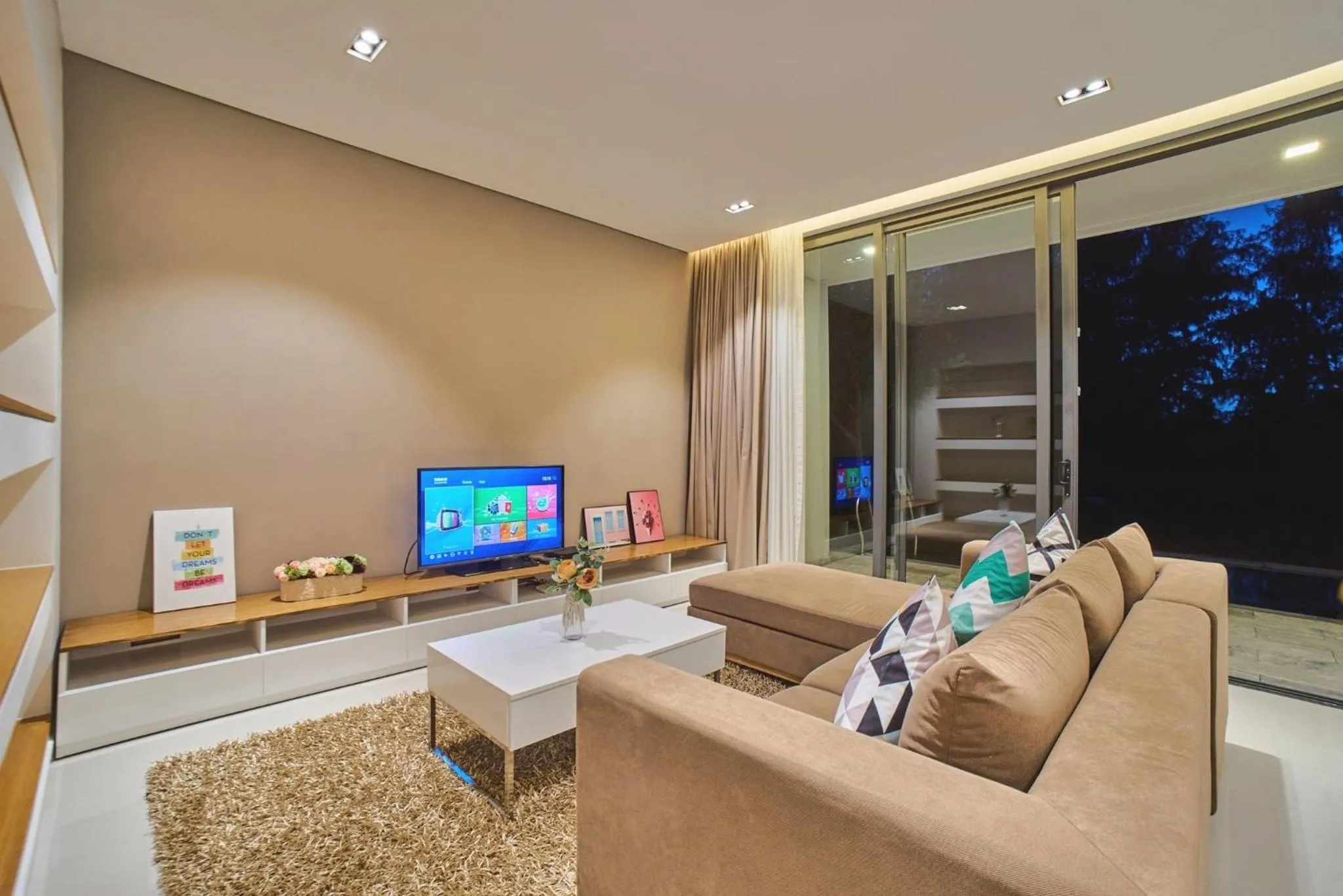 Clean & Quiet Villa - The Point Resort