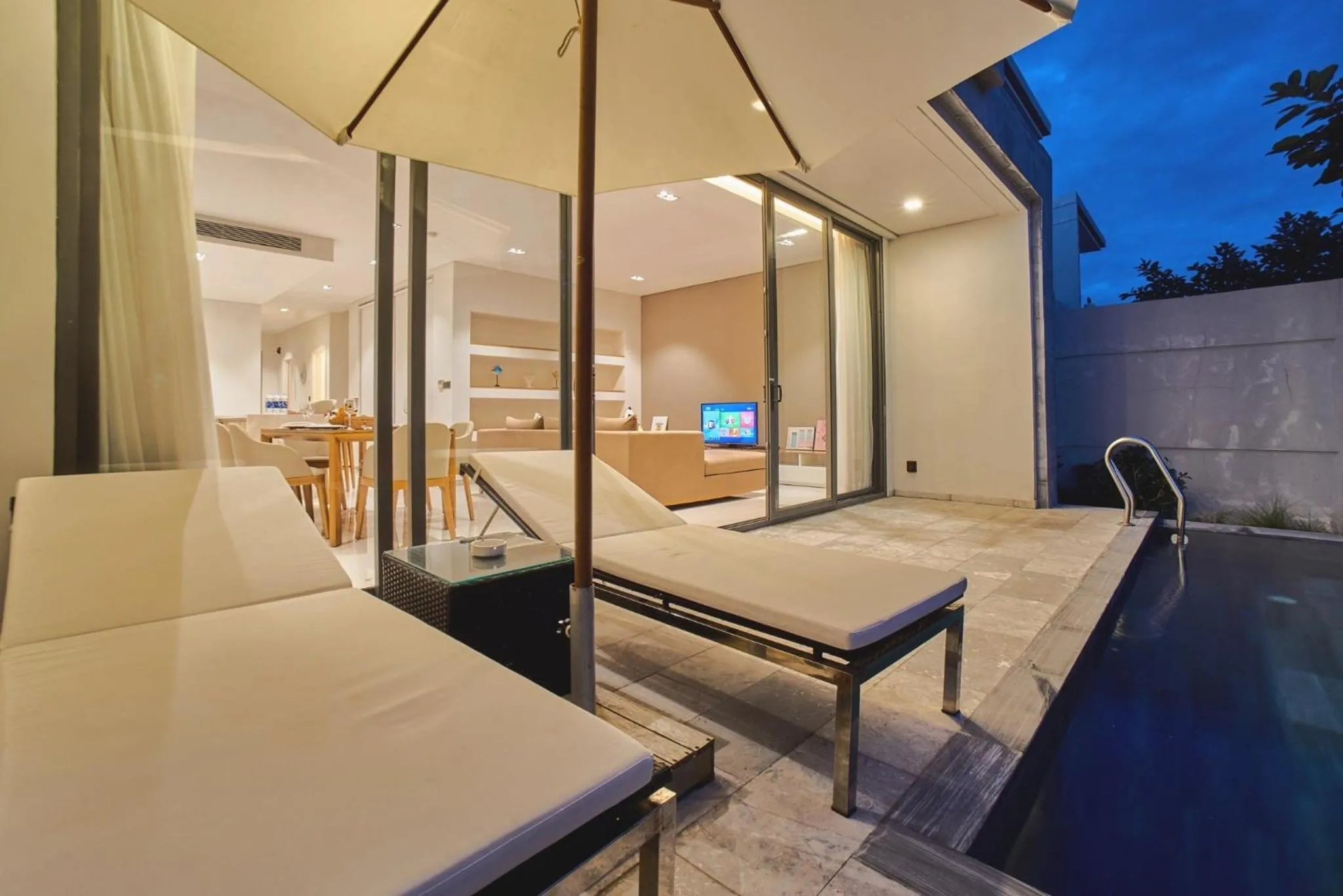 Clean & Quiet Villa - The Point Resort