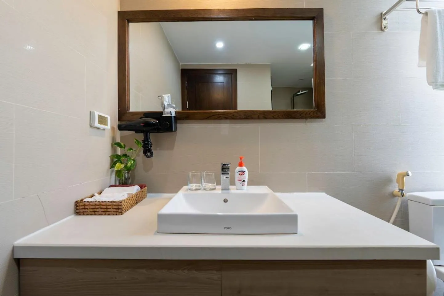 Clean & Quiet Villa - The Point Resort