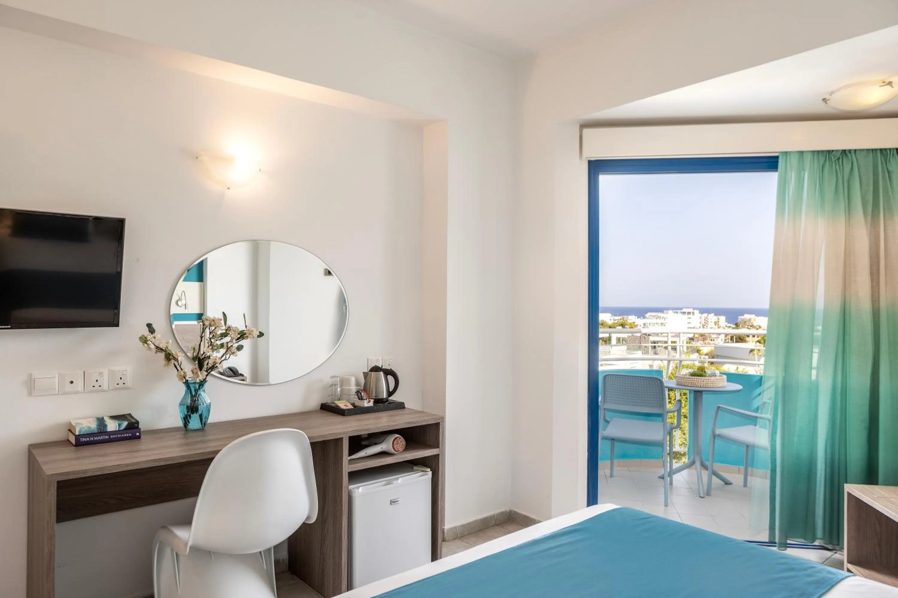 Photo of the whole room, Bed in Lantiana Gardens ApartHotel