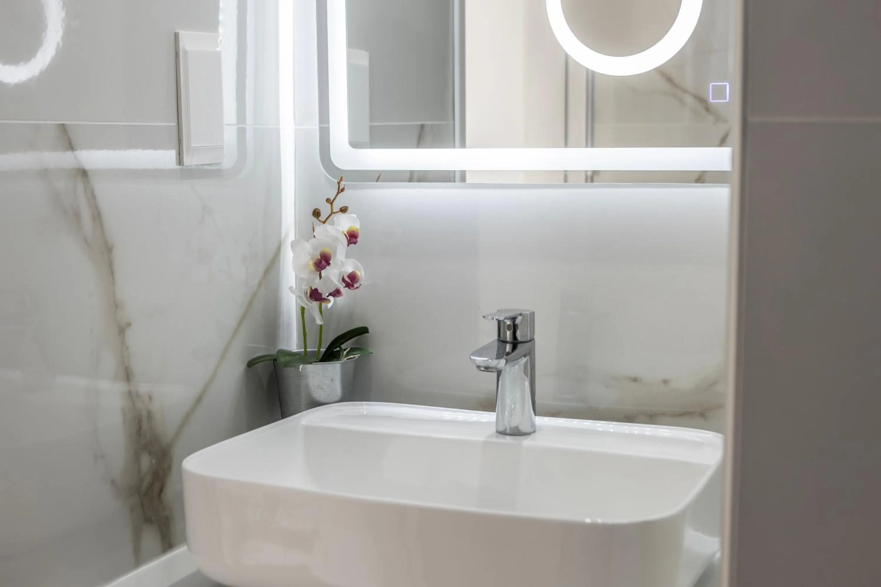 Bathroom in Lantiana Gardens ApartHotel