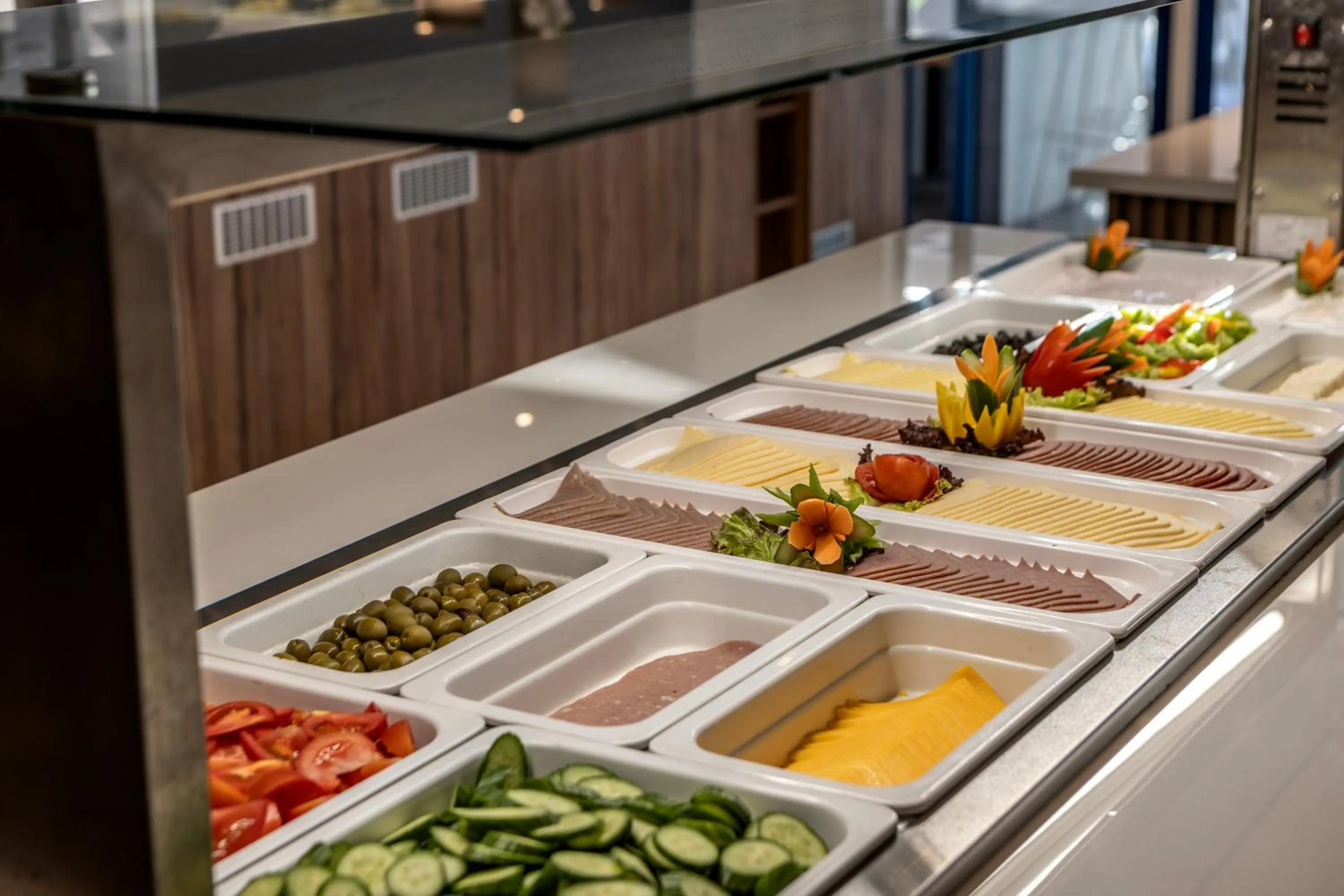 Restaurant/places to eat in Lantiana Gardens ApartHotel