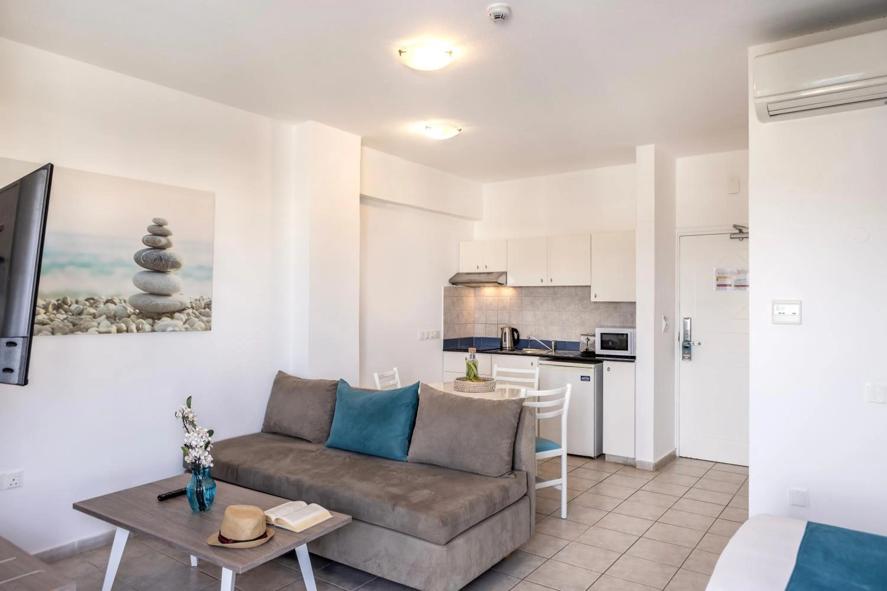 Seating area in Lantiana Gardens ApartHotel