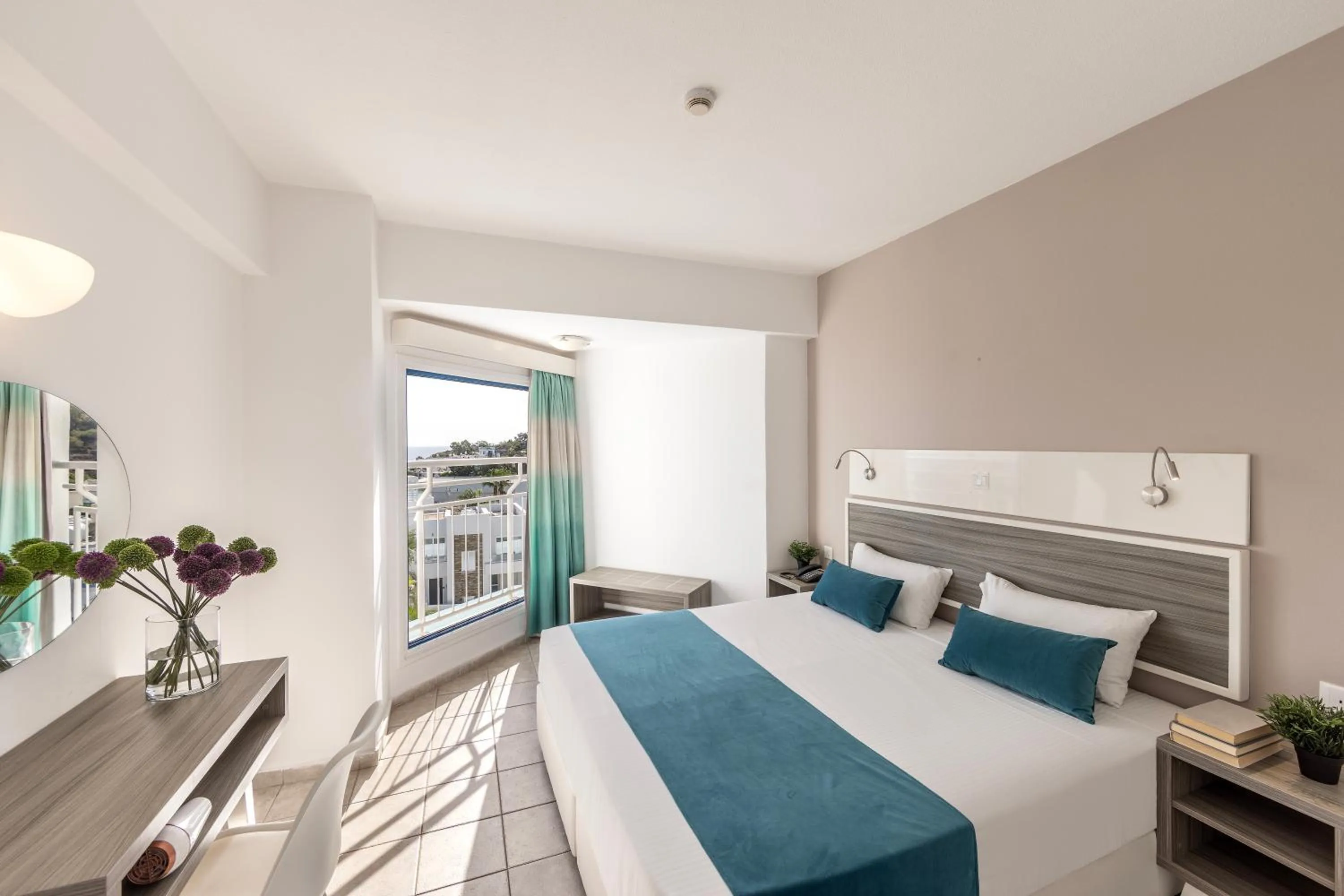 Bedroom, Bed in Lantiana Gardens ApartHotel