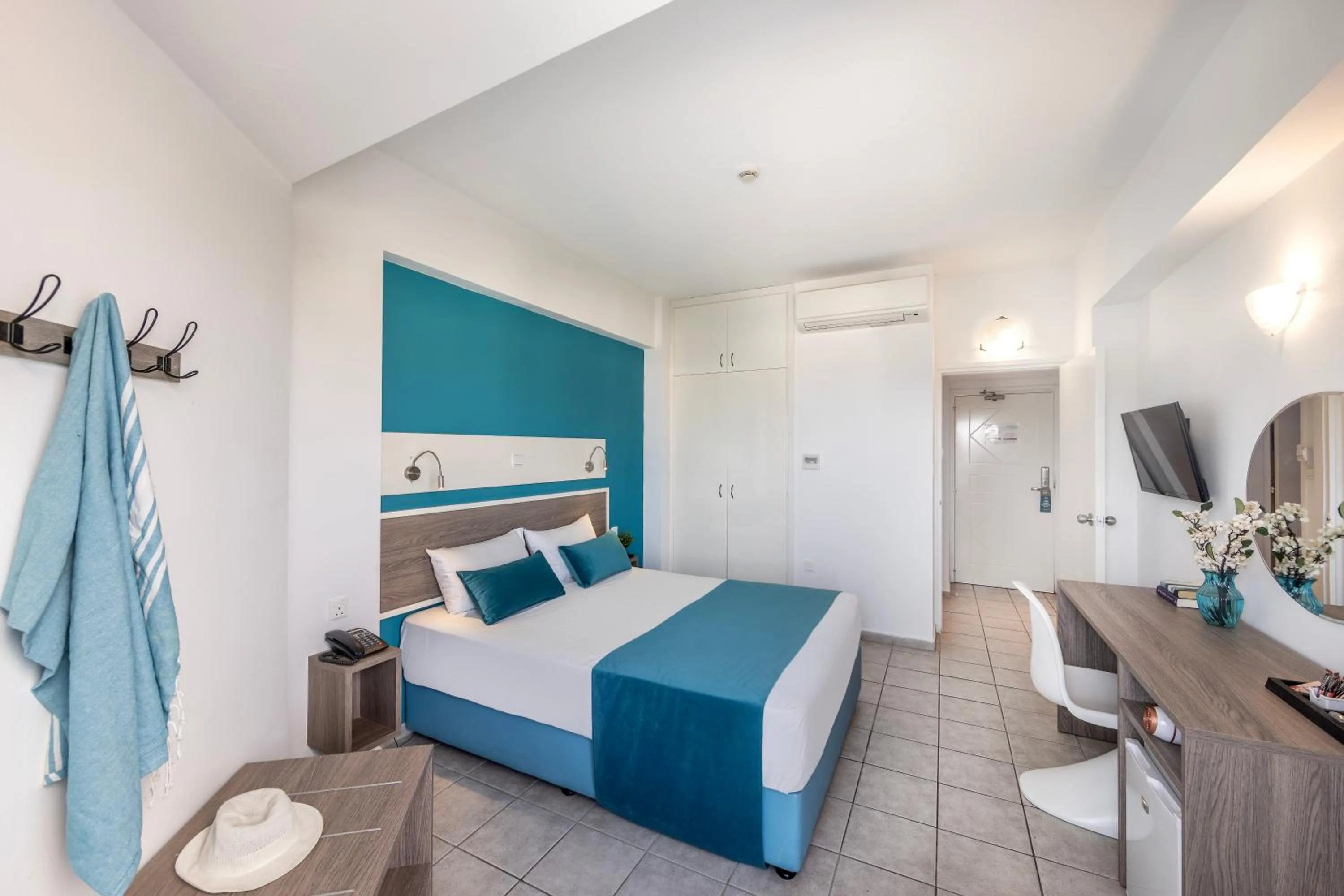 Photo of the whole room, Bed in Lantiana Gardens ApartHotel