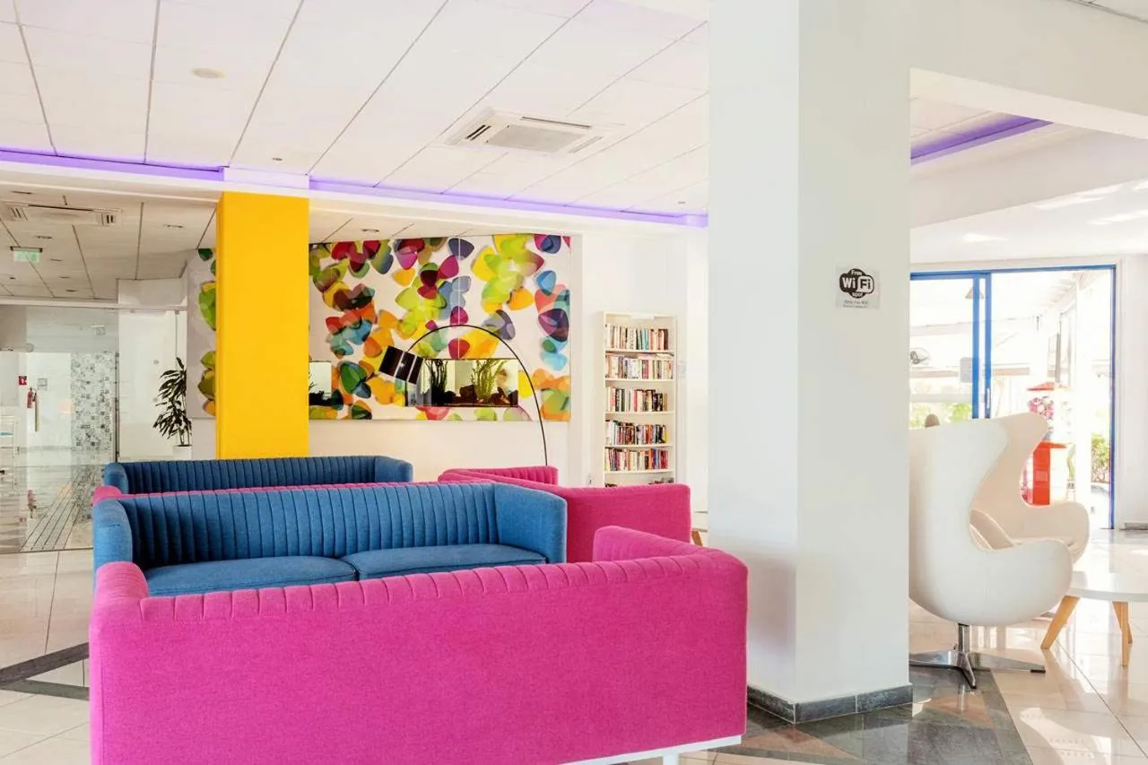 Lobby or reception in Lantiana Gardens ApartHotel