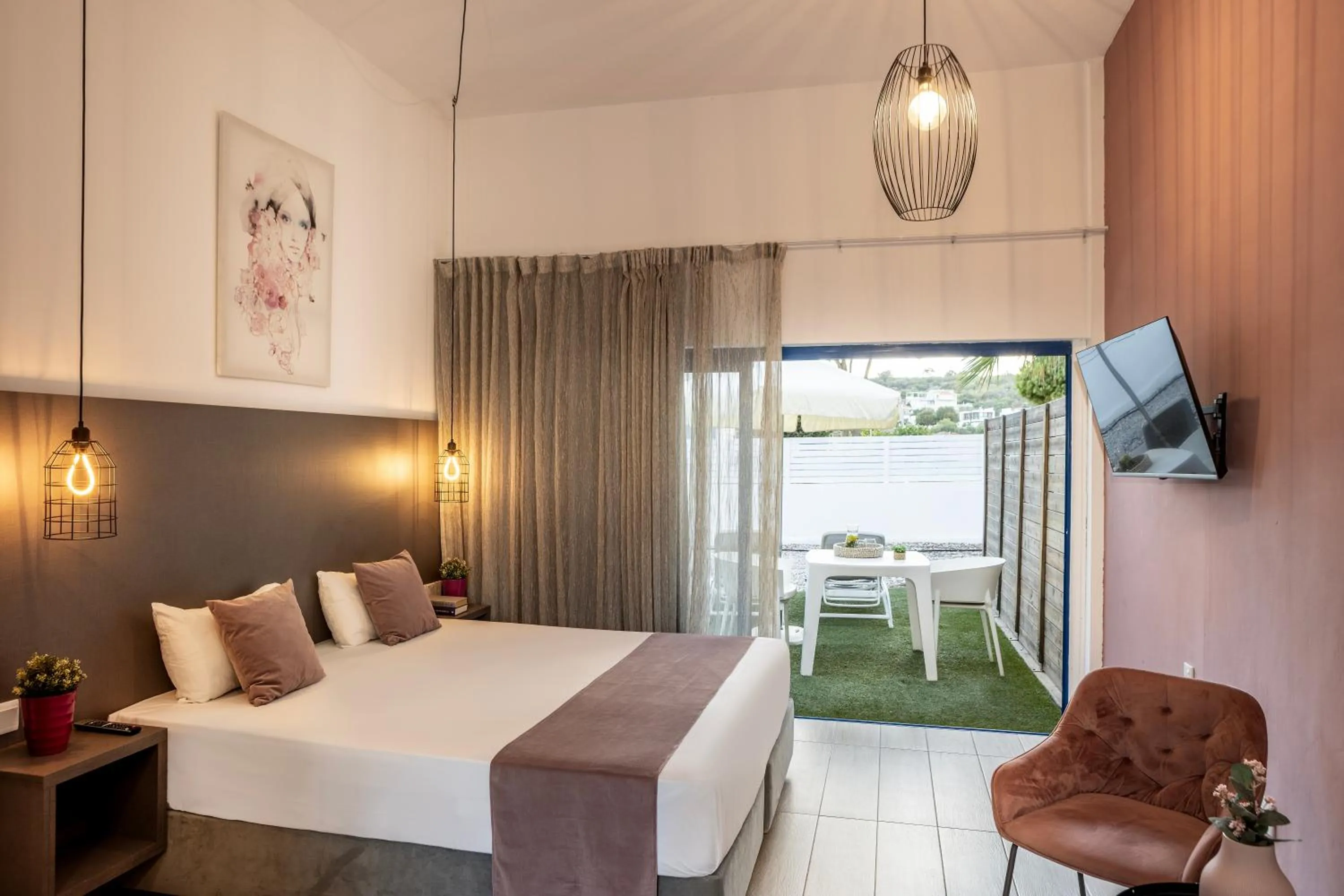 Bed in Lantiana Gardens ApartHotel