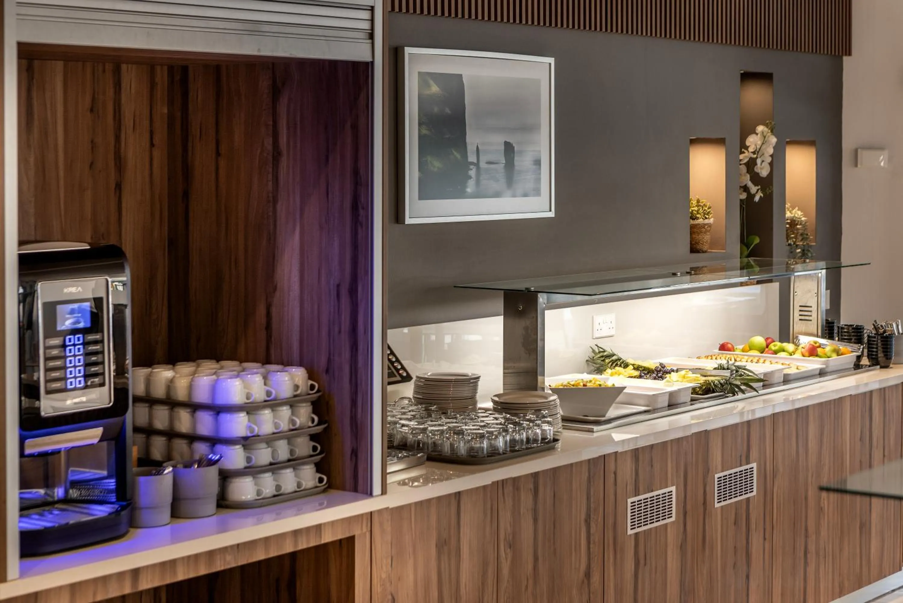 Restaurant/places to eat in Lantiana Gardens ApartHotel