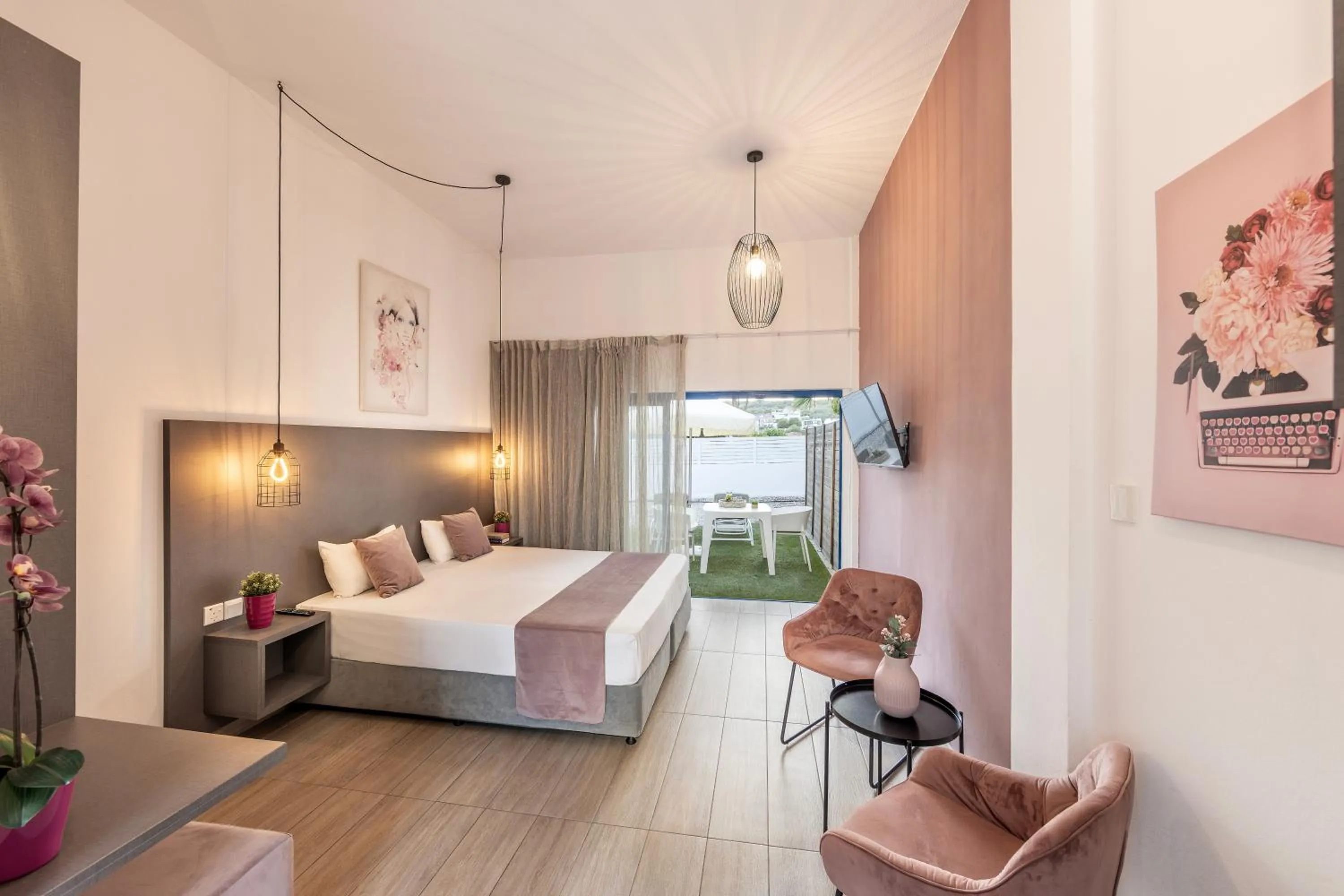 Photo of the whole room, Bed in Lantiana Gardens ApartHotel