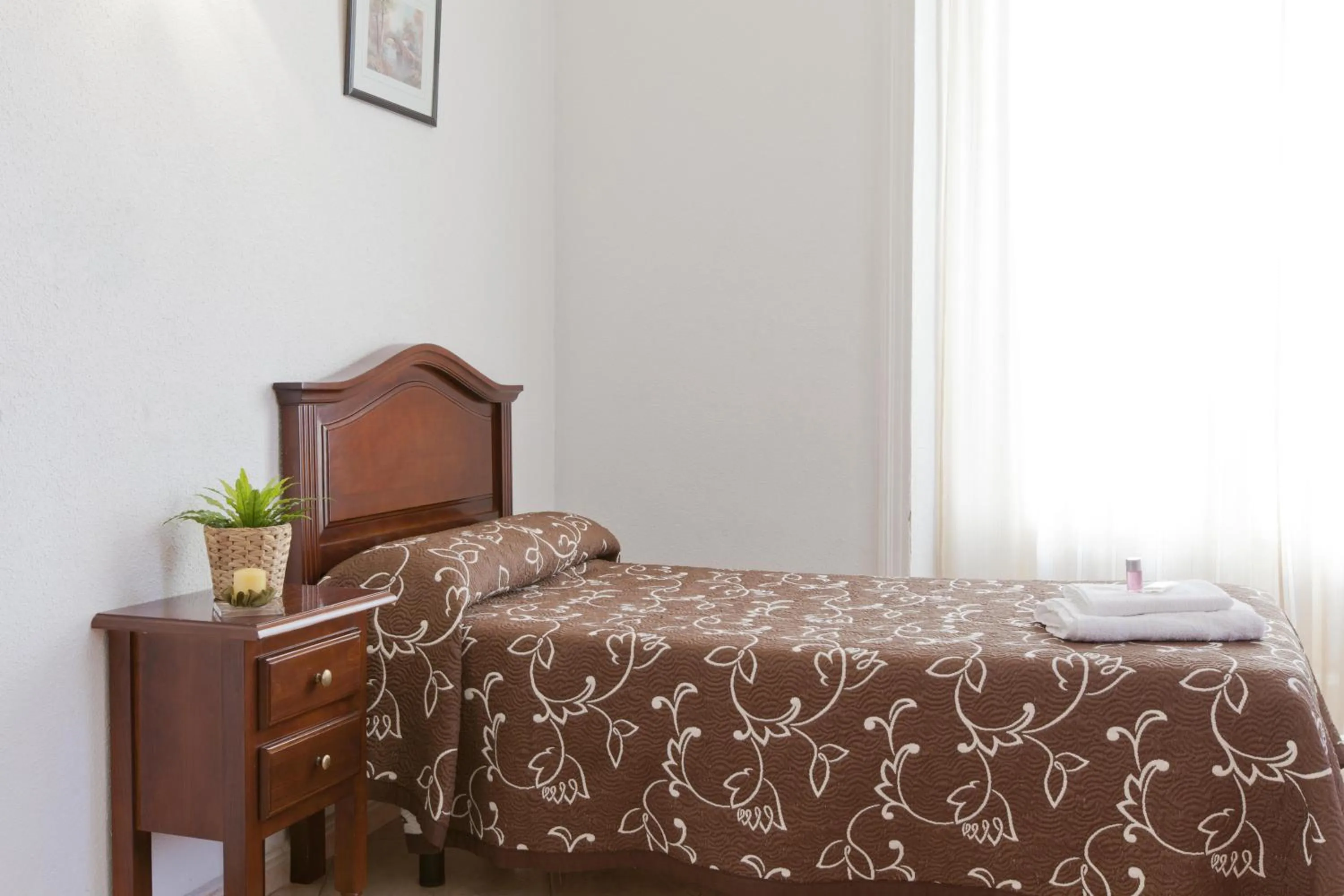 Photo of the whole room, Bed in Hostal Condestable